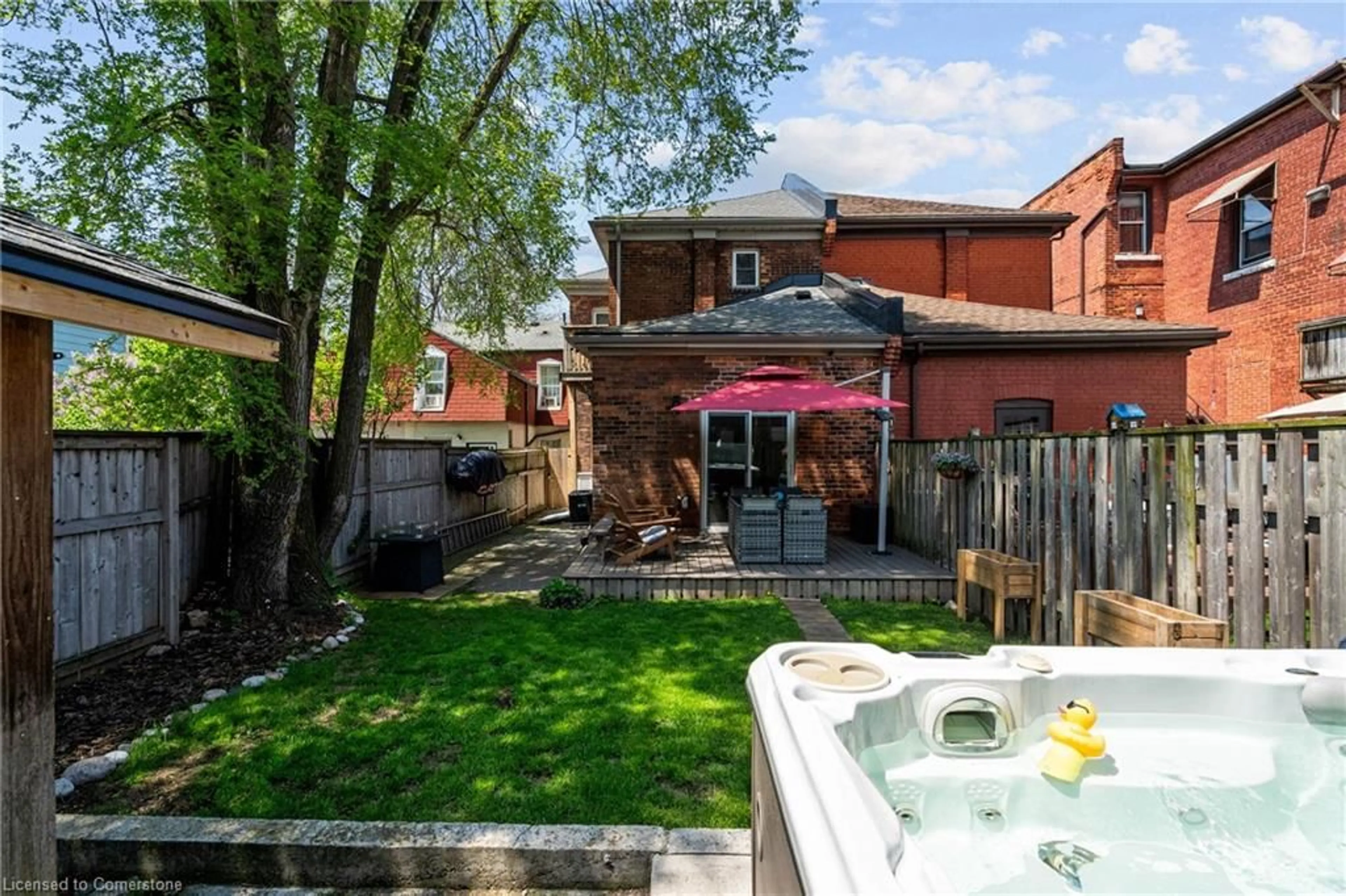 Patio, street for 550 James St, Hamilton Ontario L8L 1J5