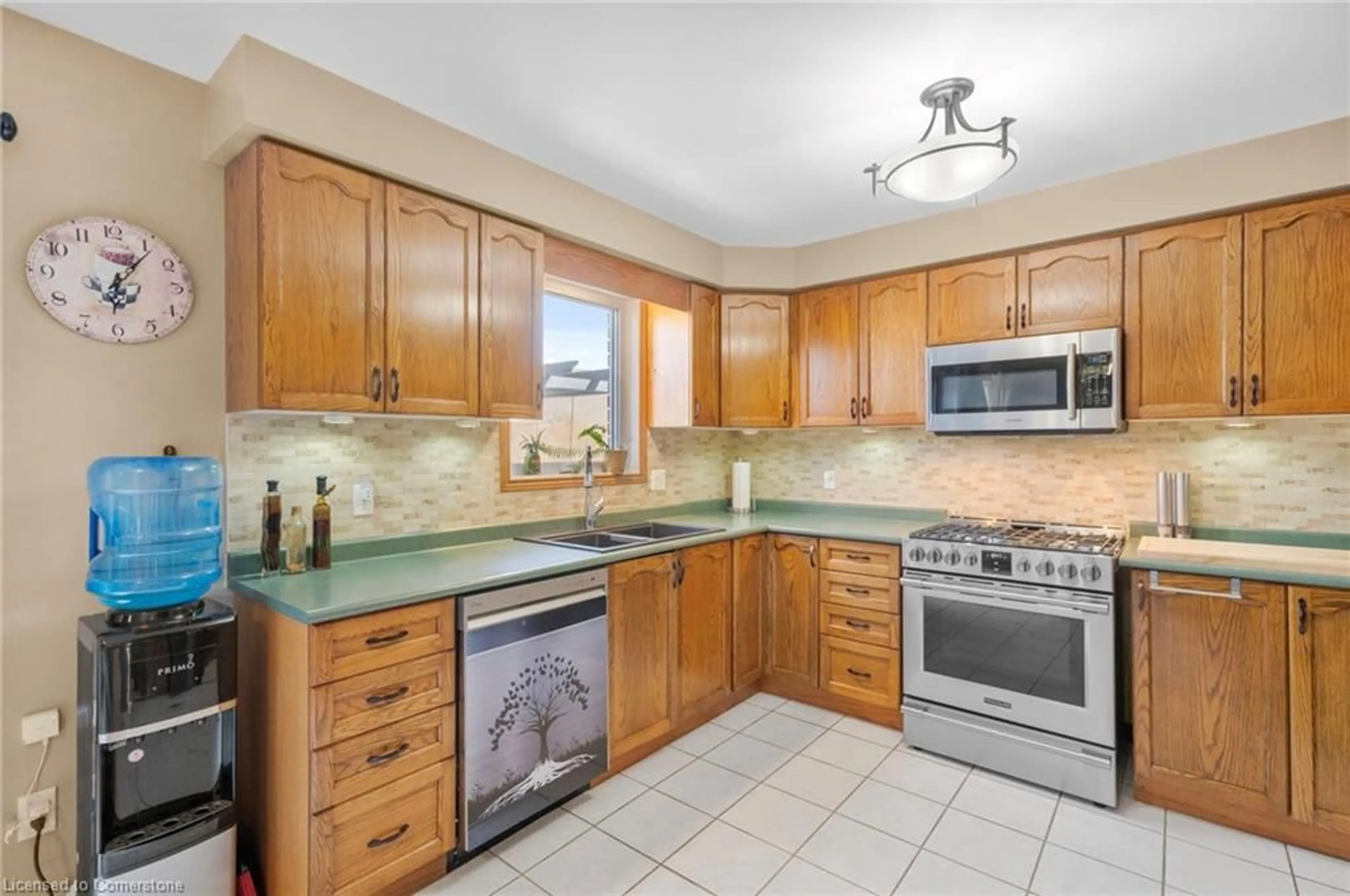 Standard kitchen, ceramic/tile floor for 13 Scottswood Lane, Caledonia Ontario N3W 2M4