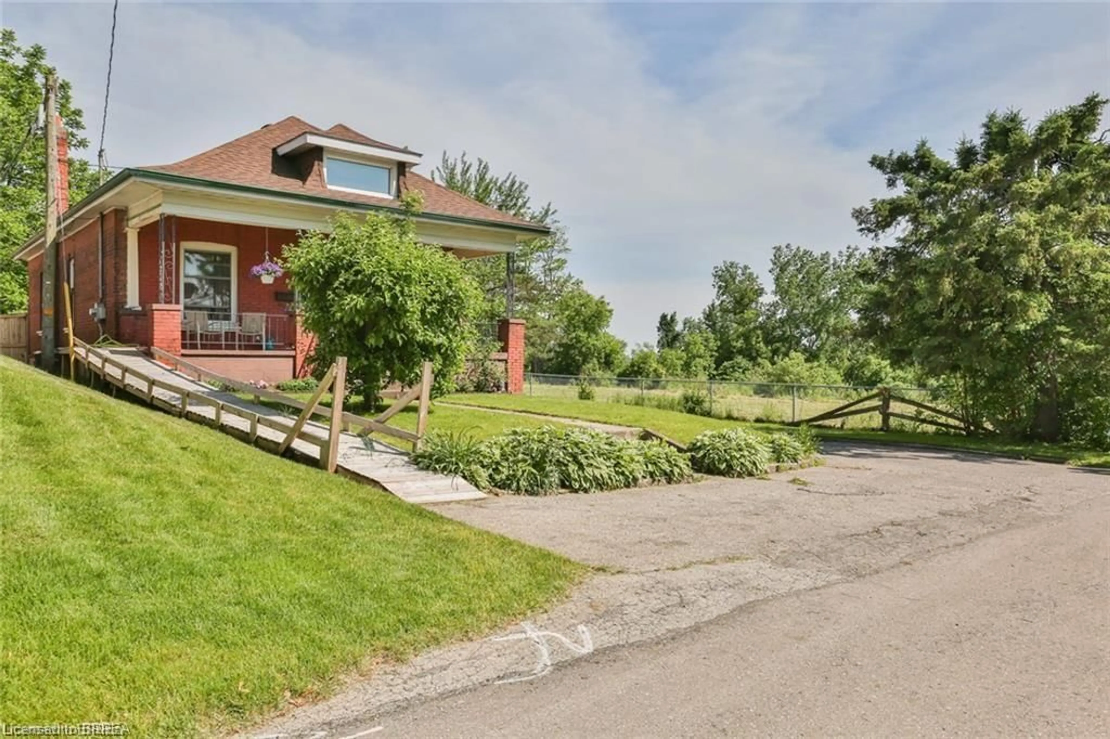 Unknown for 5 Cloverdale Ave, Brantford Ontario N3R 3X7