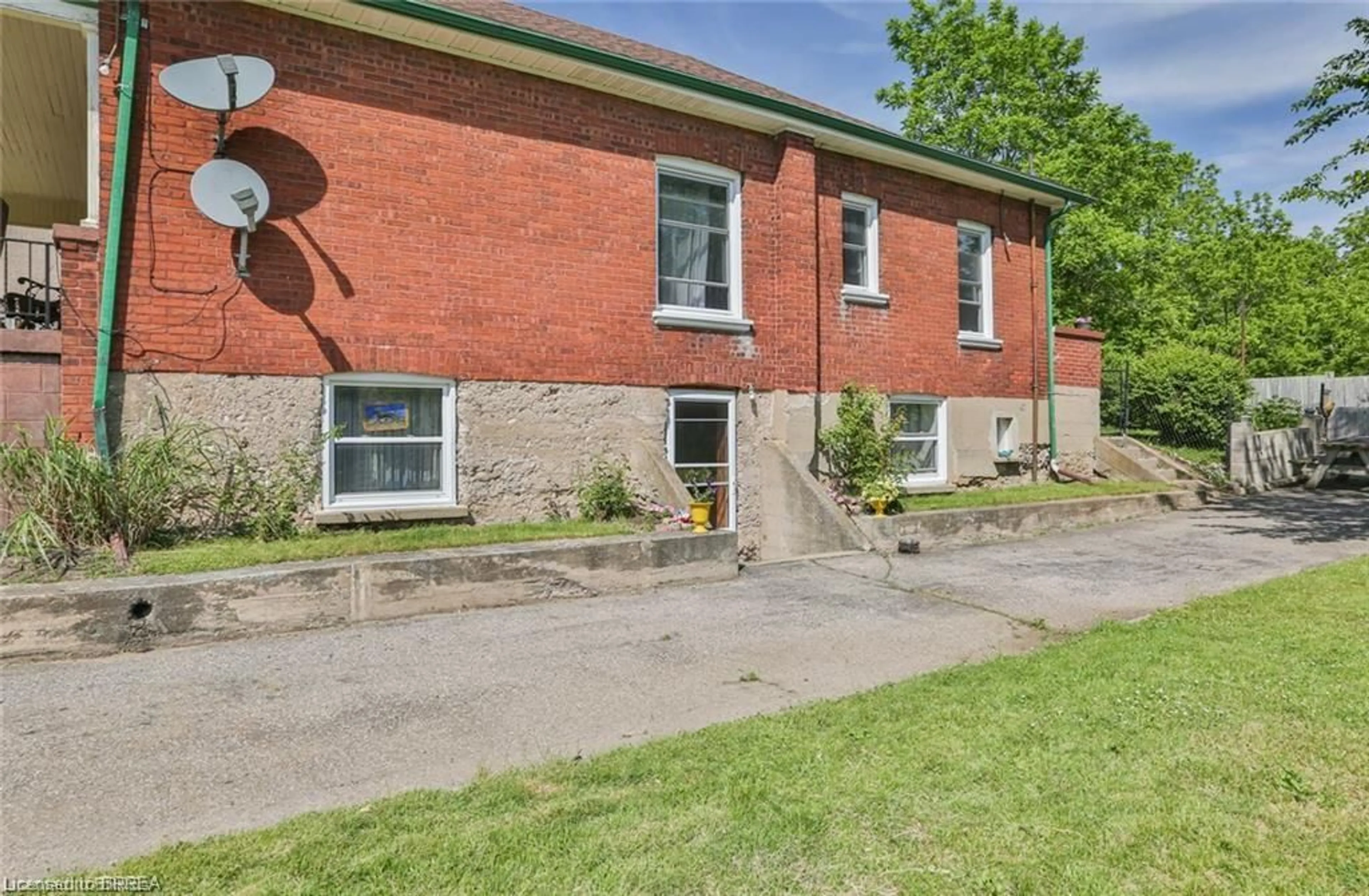 Unknown for 5 Cloverdale Ave, Brantford Ontario N3R 3X7