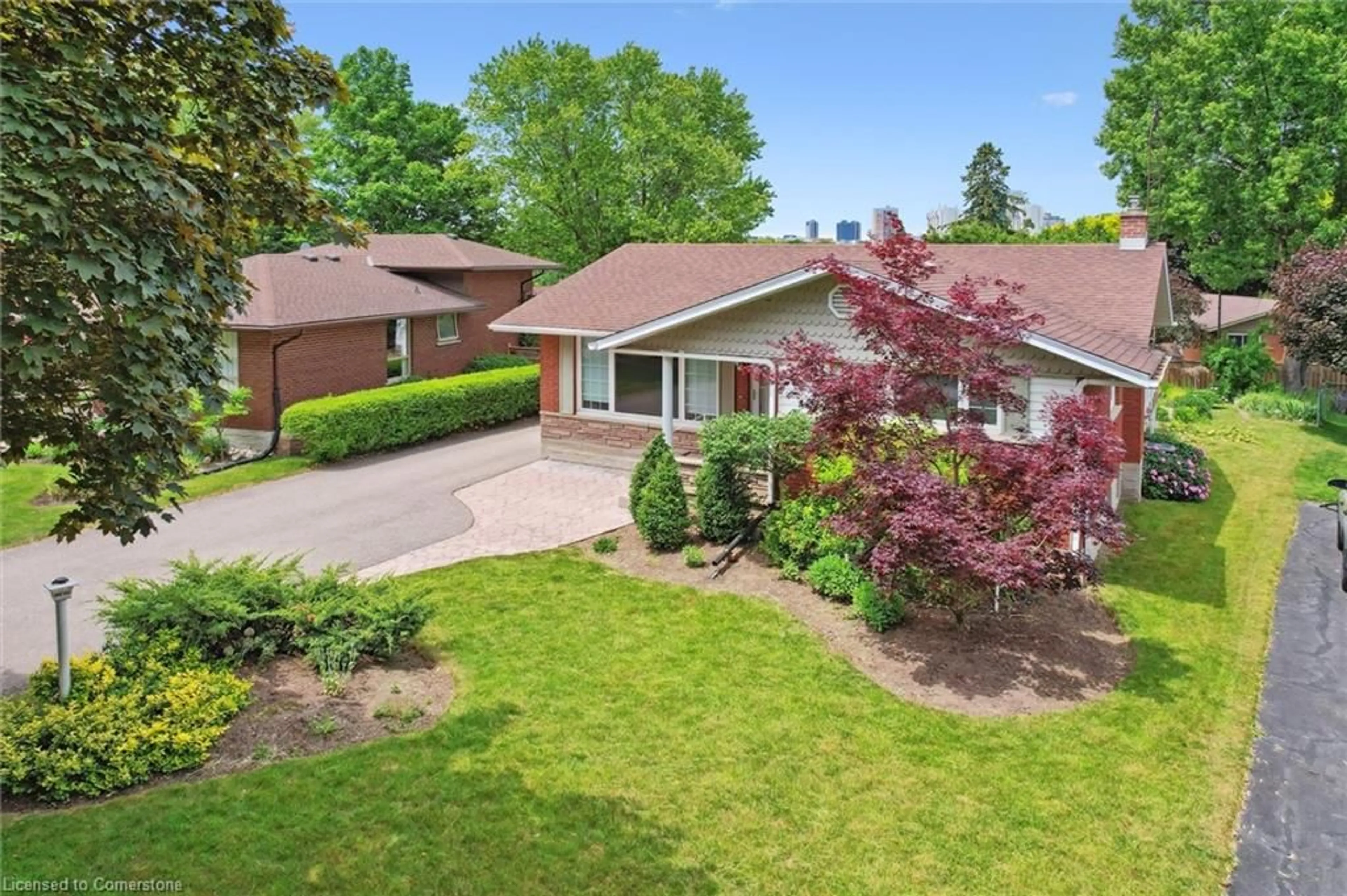 A pic from outside/outdoor area/front of a property/back of a property/a pic from drone, street for 213 Dixie Cres, Waterloo Ontario N2J 3K9