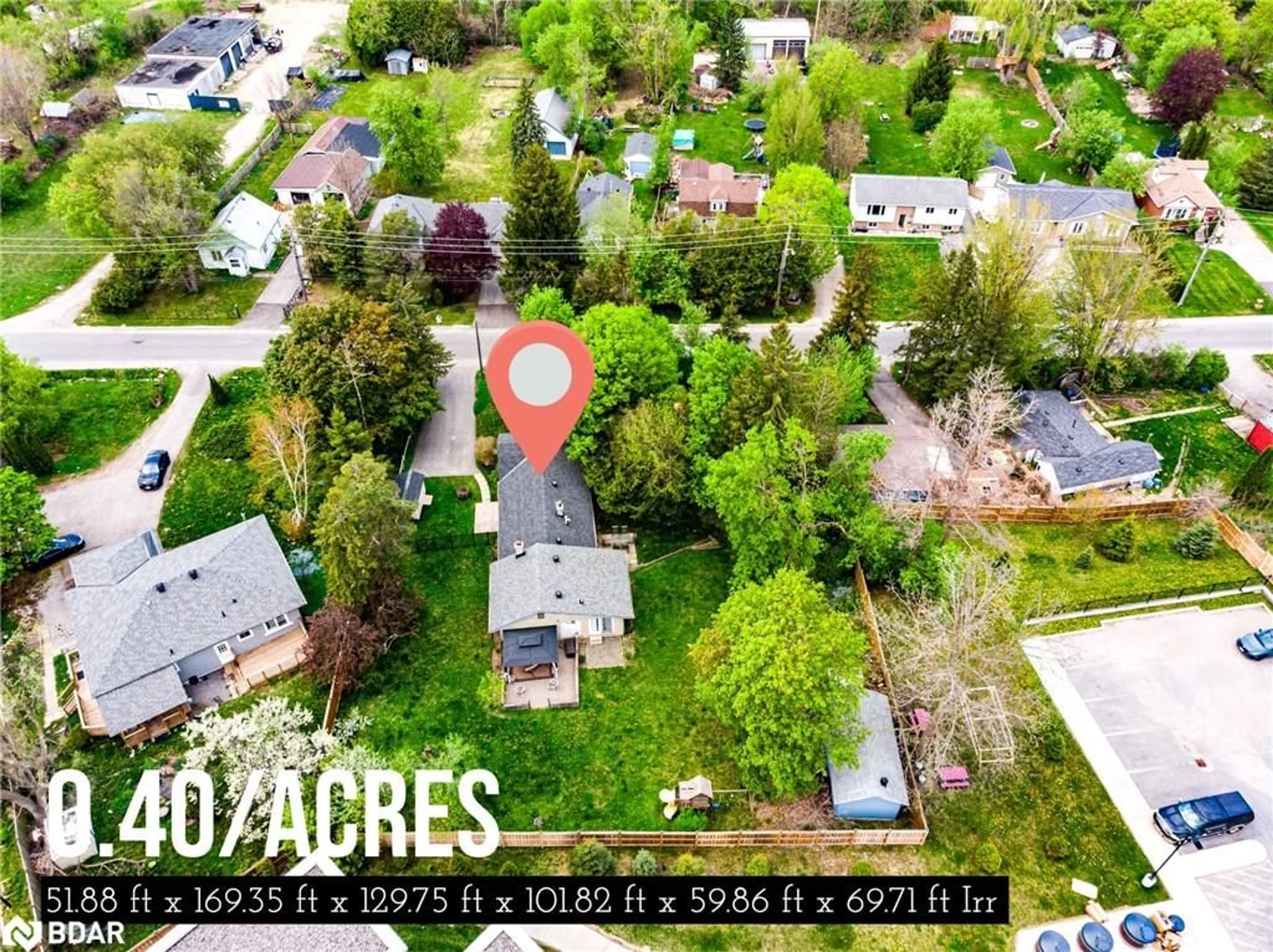 A pic from outside/outdoor area/front of a property/back of a property/a pic from drone, street for 211 Foster Dr, Barrie Ontario L4N 3X9