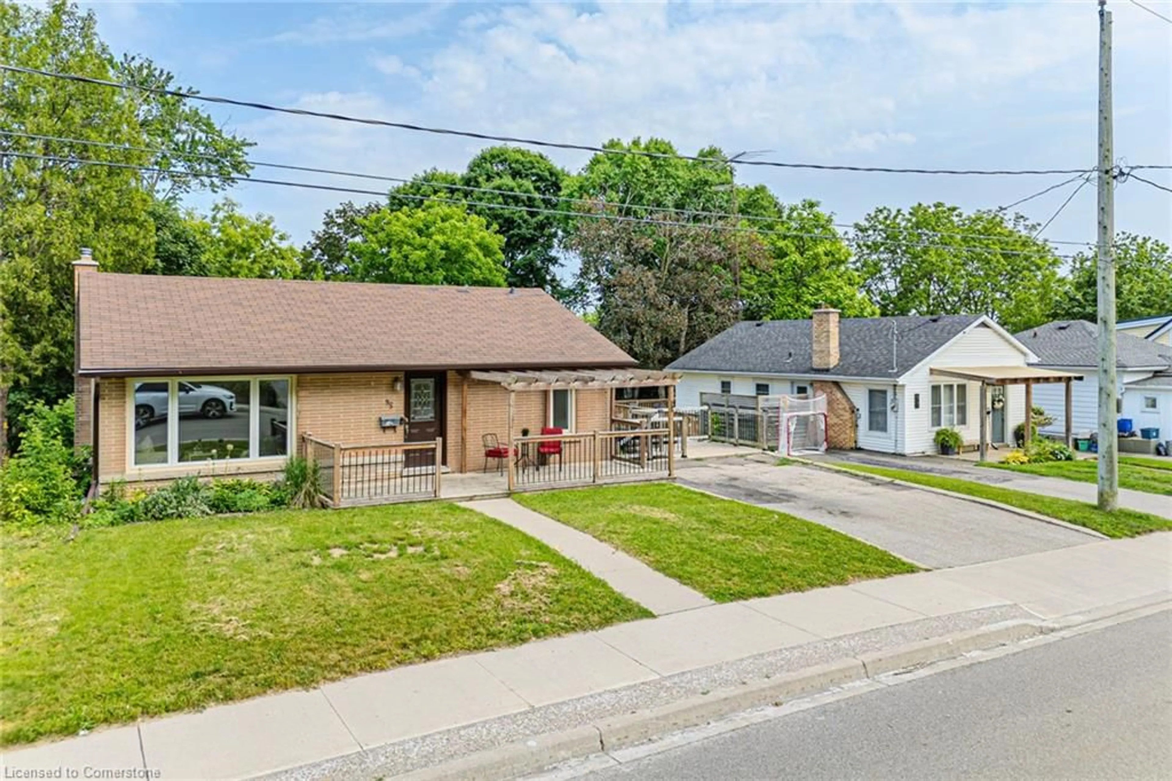 A pic from outside/outdoor area/front of a property/back of a property/a pic from drone, street for 95 Berkley Rd, Cambridge Ontario N1S 3G8