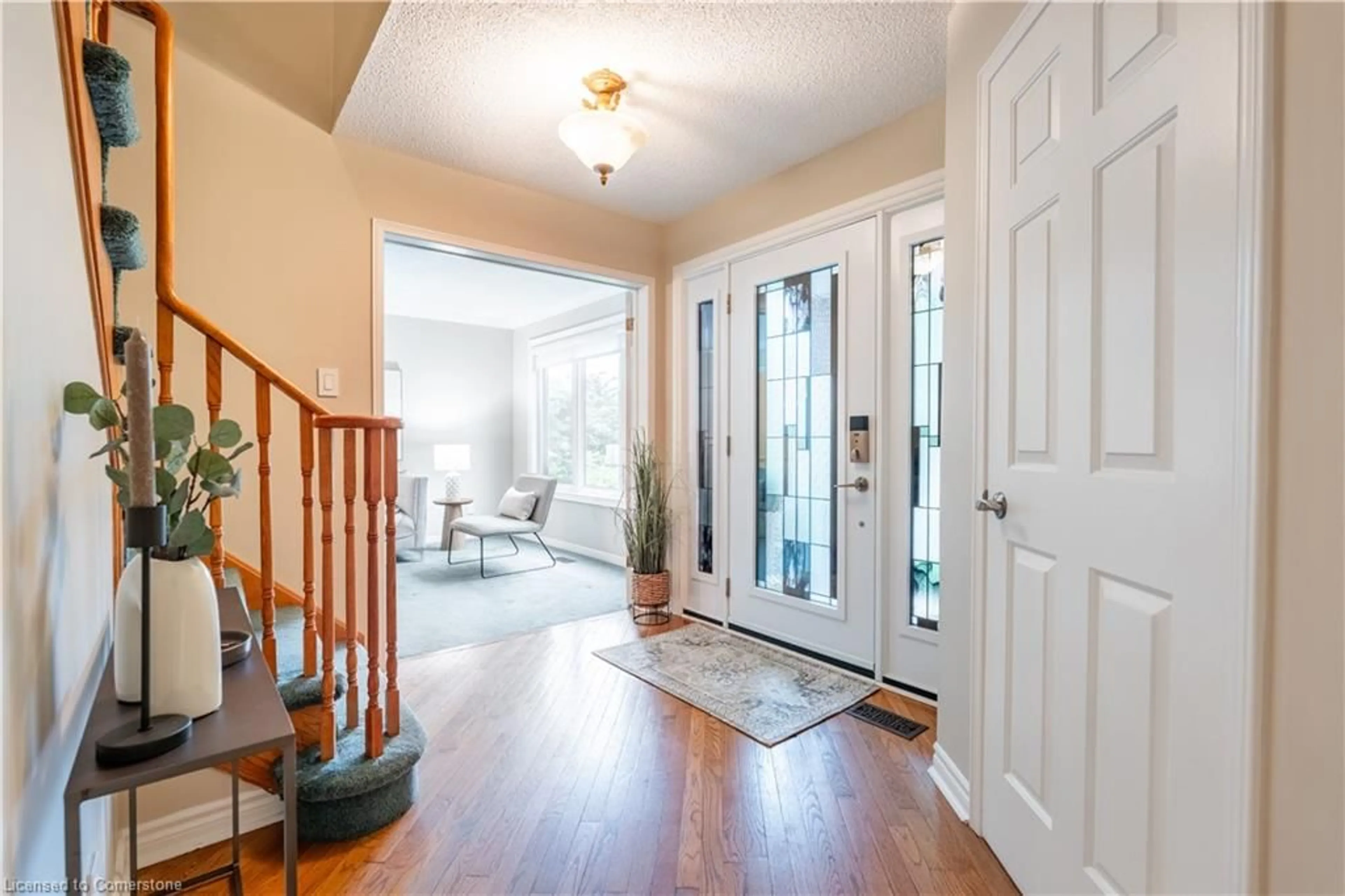 Indoor entryway for 139 Warner Dr, Oakville Ontario L6L 6G7