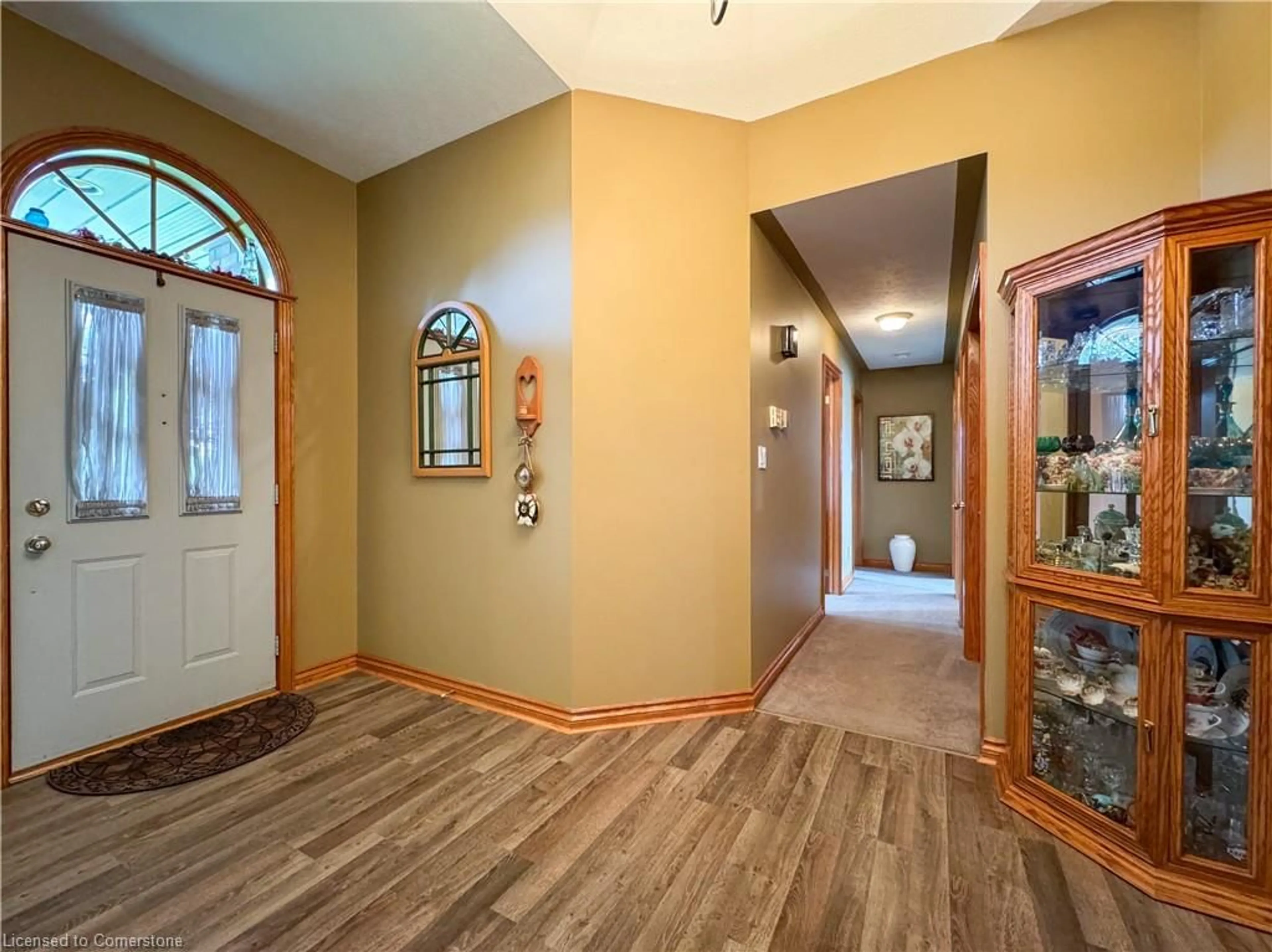 Indoor foyer for 148 Concession 12 Townsend, Waterford Ontario N0E 1Y0