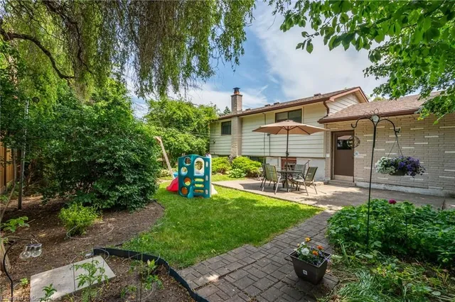 Primary image of 90 Mountbatten Dr
