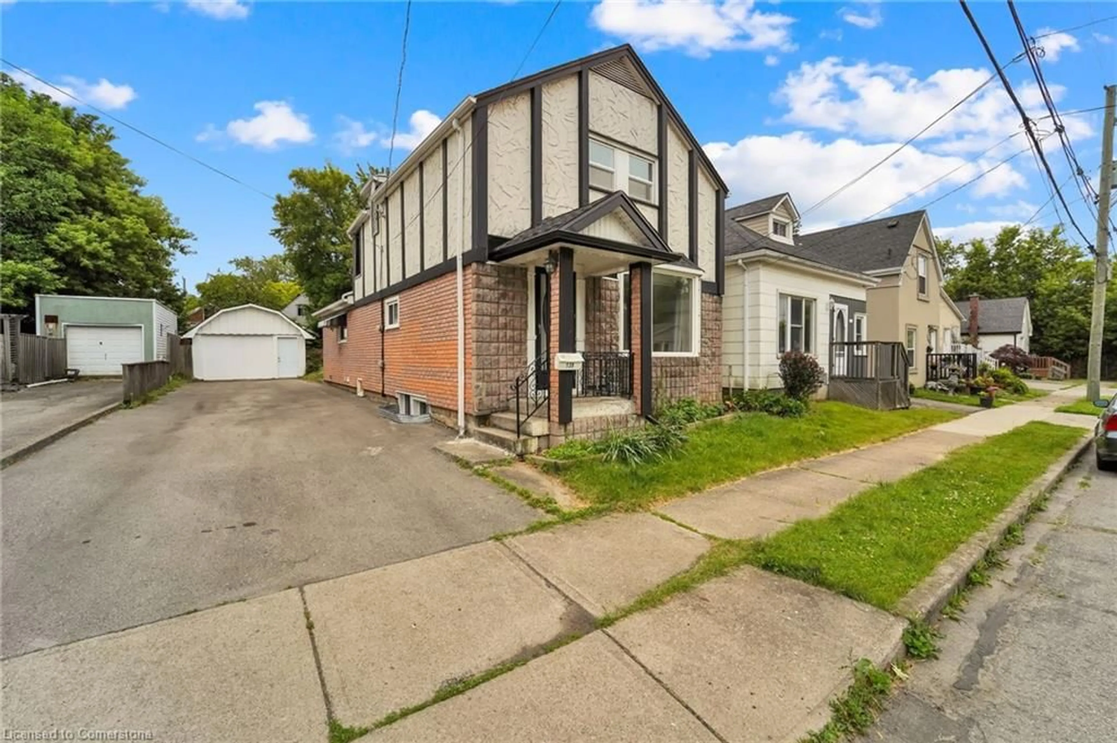 A pic from outside/outdoor area/front of a property/back of a property/a pic from drone, street for 139 Royal Ave, Hamilton Ontario L8S 2C8