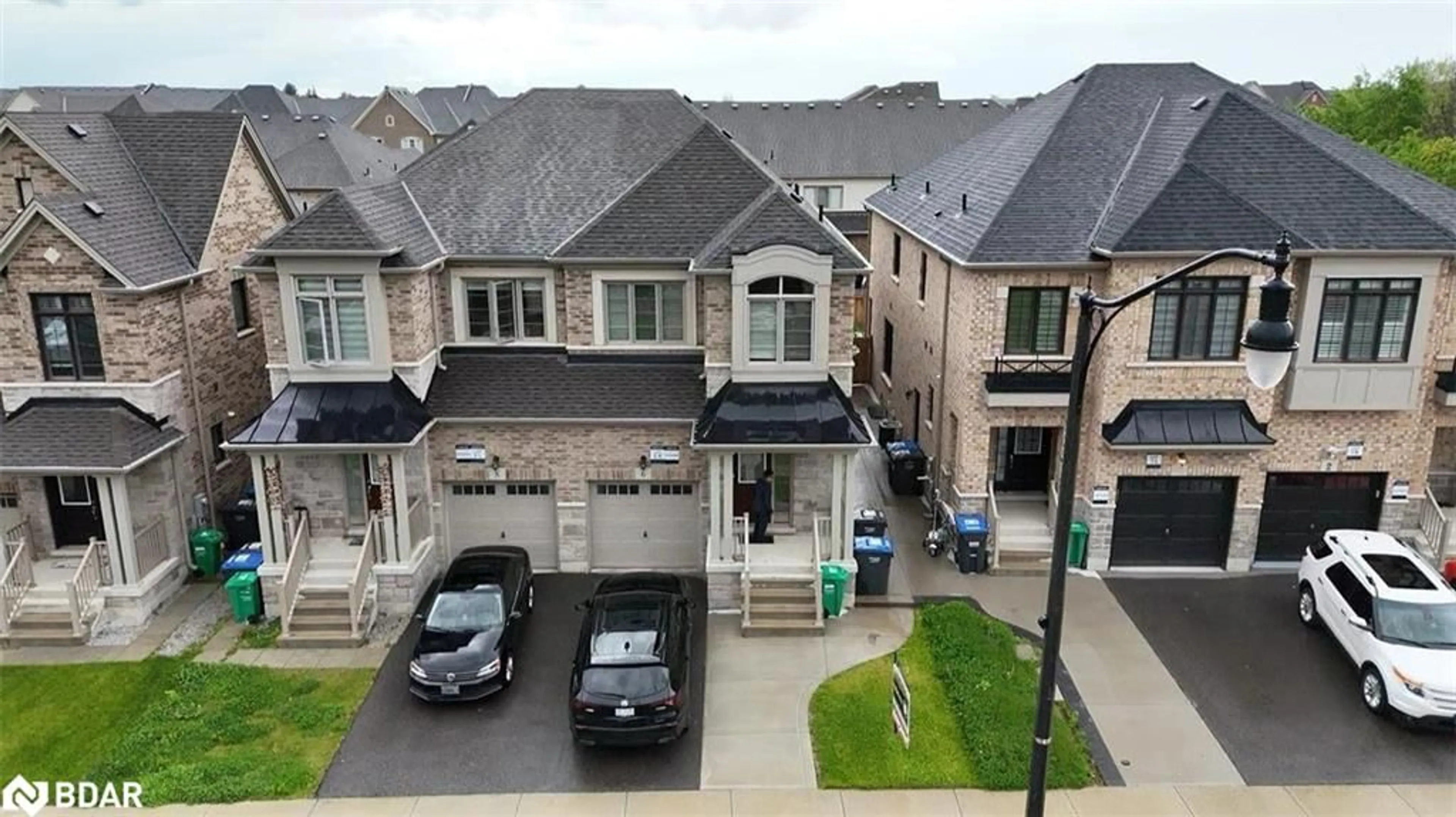 A pic from outside/outdoor area/front of a property/back of a property/a pic from drone, street for 6 Quinton Ridge Ridge, Brampton Ontario L6Y 0E3