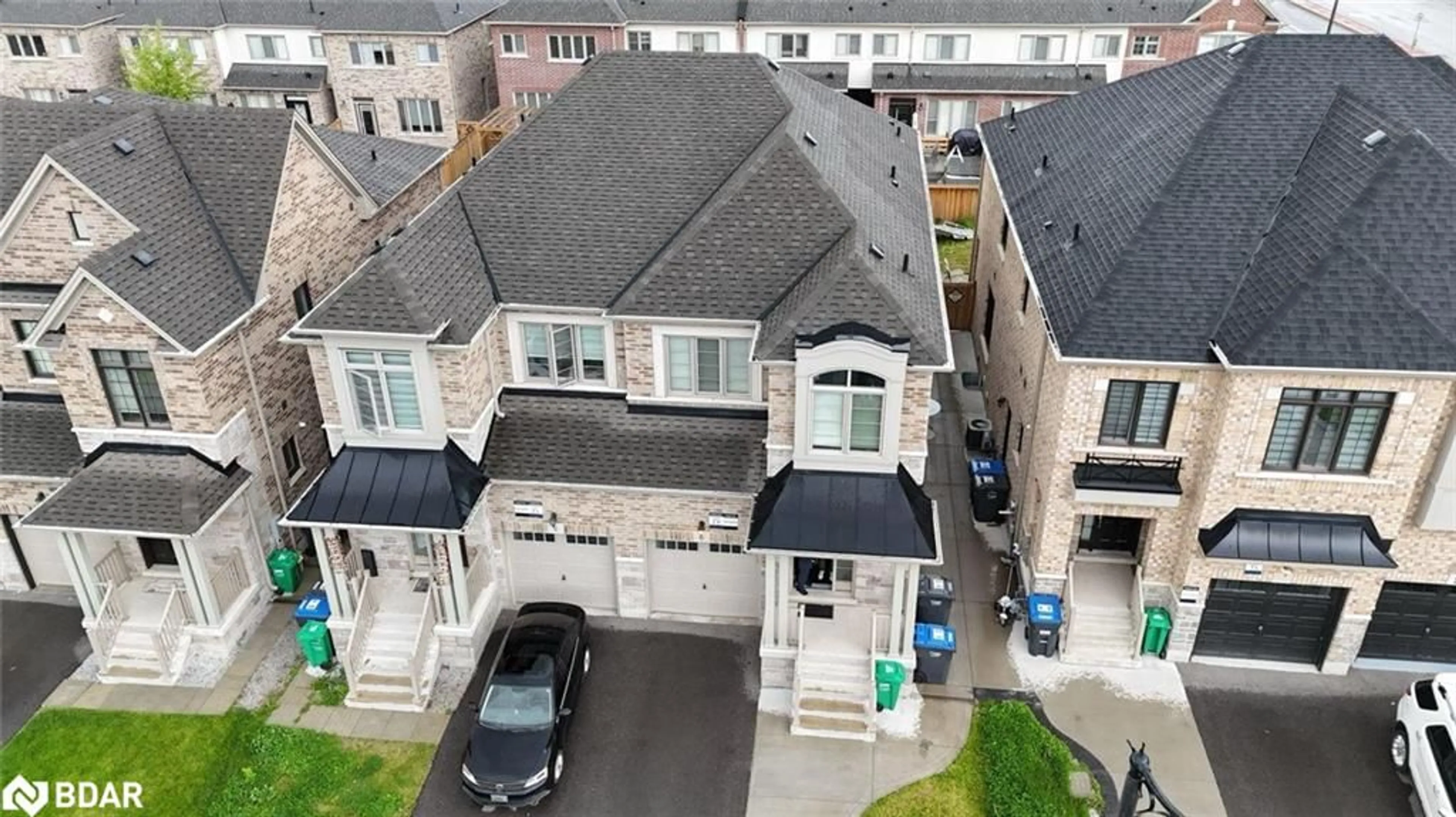 A pic from outside/outdoor area/front of a property/back of a property/a pic from drone, street for 6 Quinton Ridge Ridge, Brampton Ontario L6Y 0E3