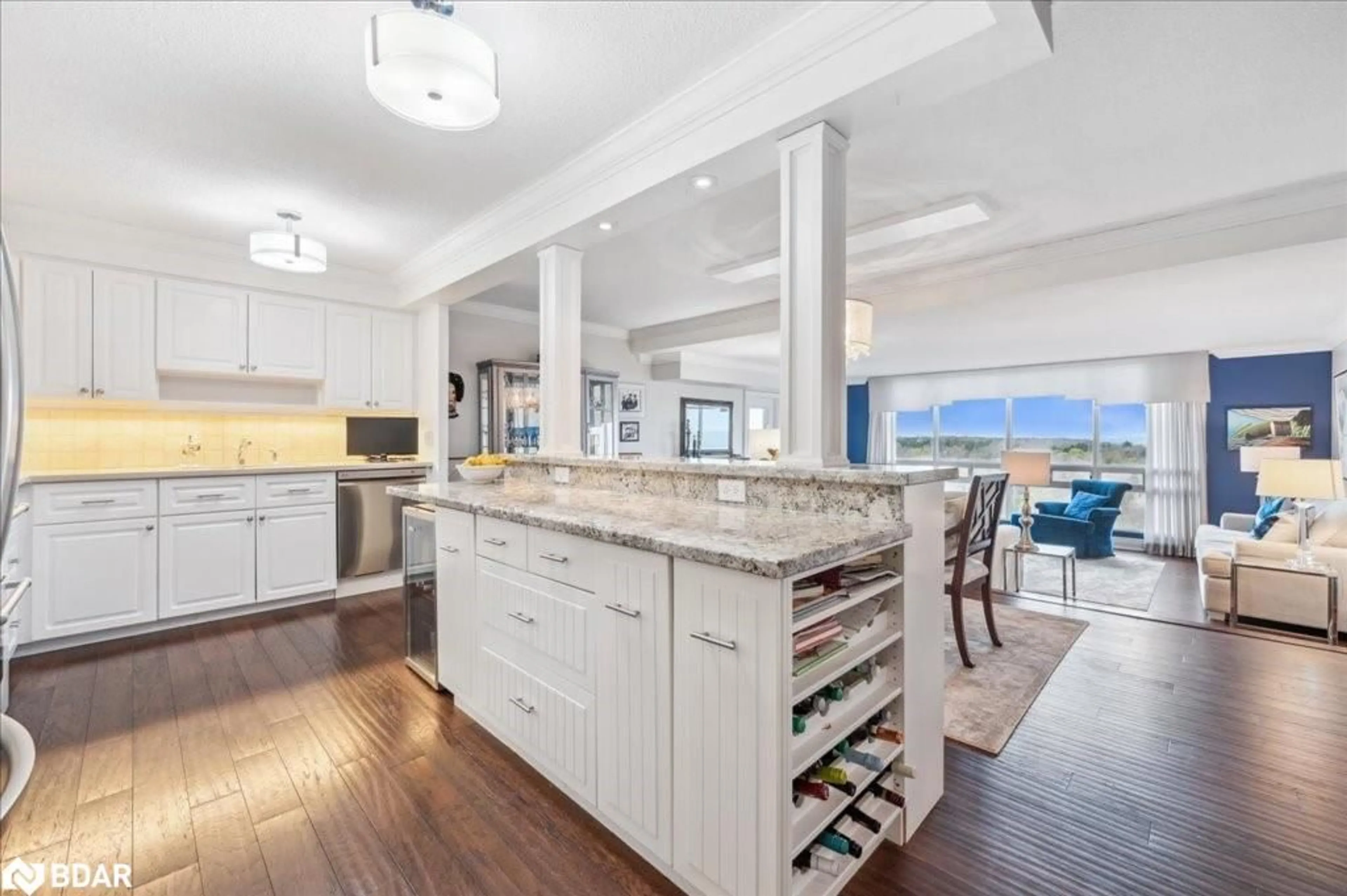 Open concept kitchen, ceramic/tile floor for 2175 Marine Dr #1102, Oakville Ontario L6L 5L5