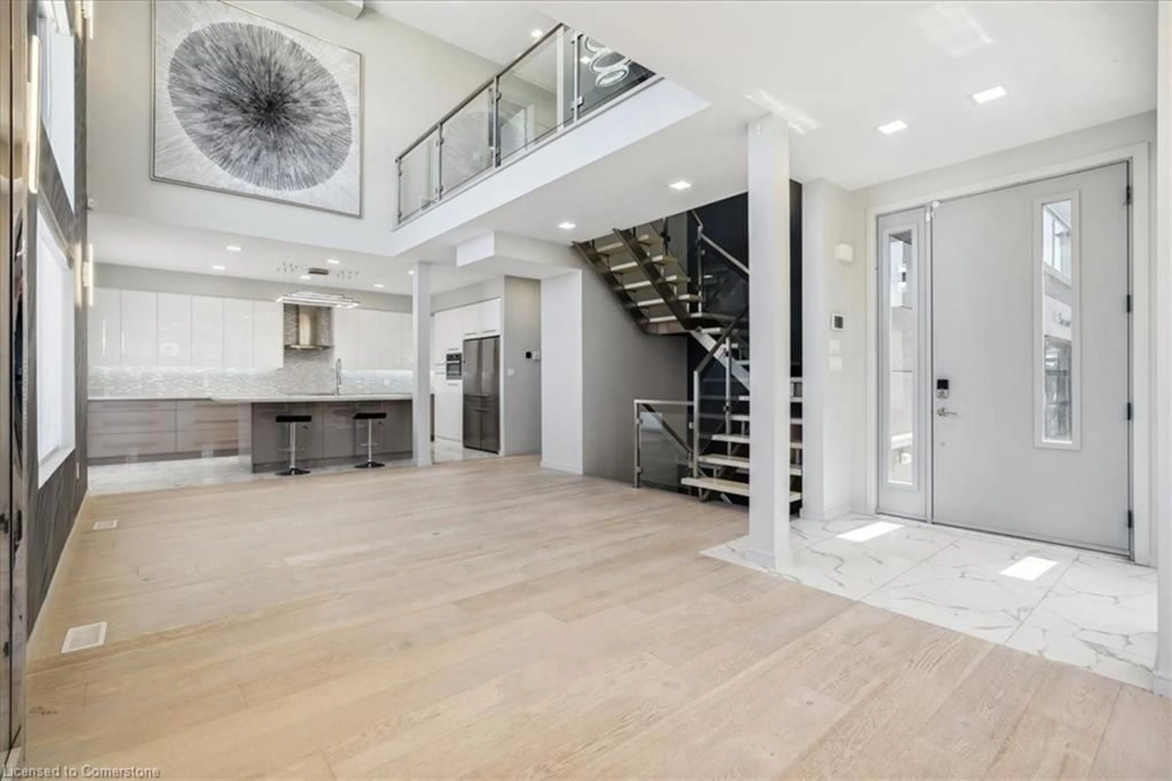 Indoor foyer for 4 Sunrow Gate, Hamilton Ontario L8E 5C1