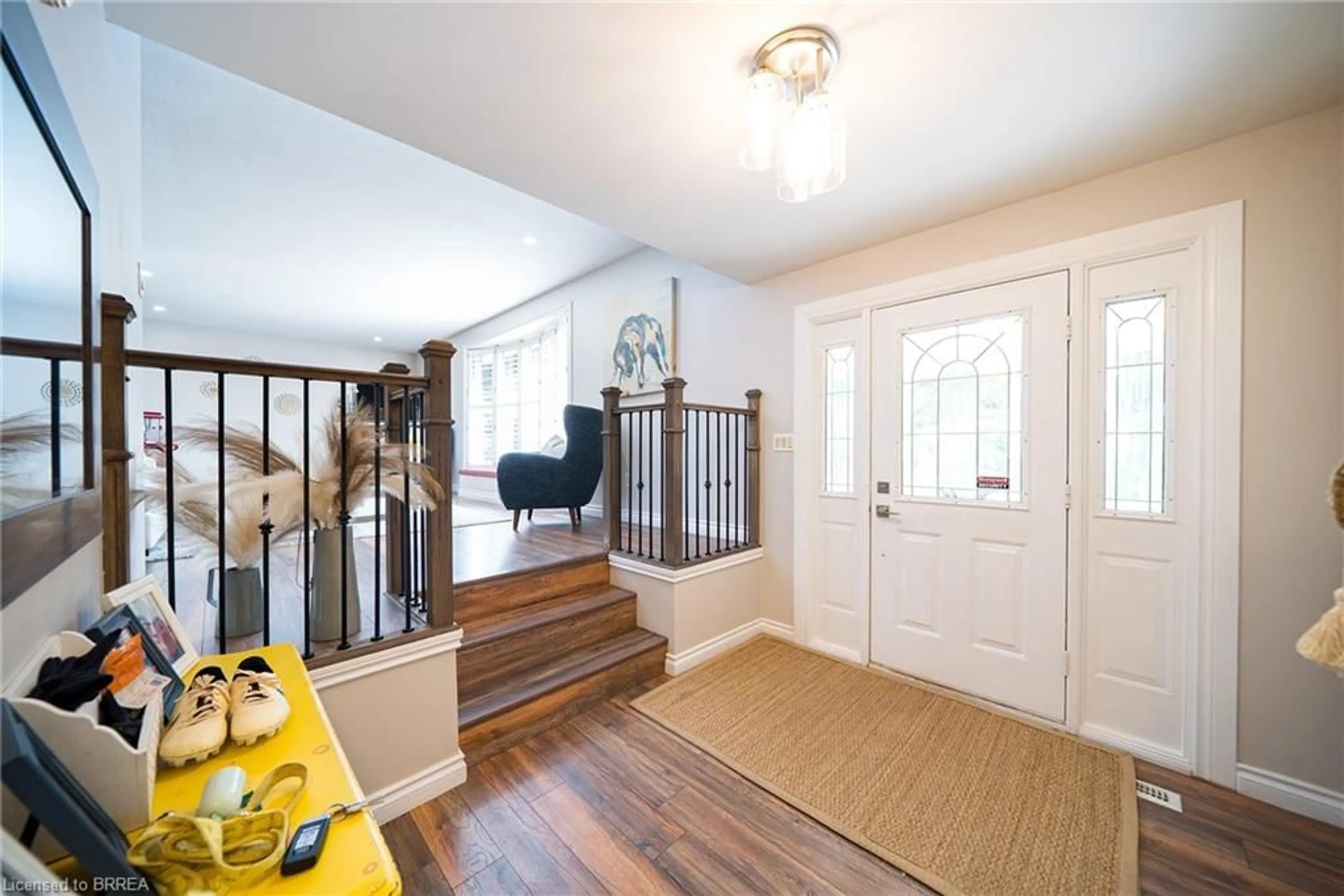 Indoor entryway for 41 Westbrier Knoll, Brantford Ontario N3R 5W2