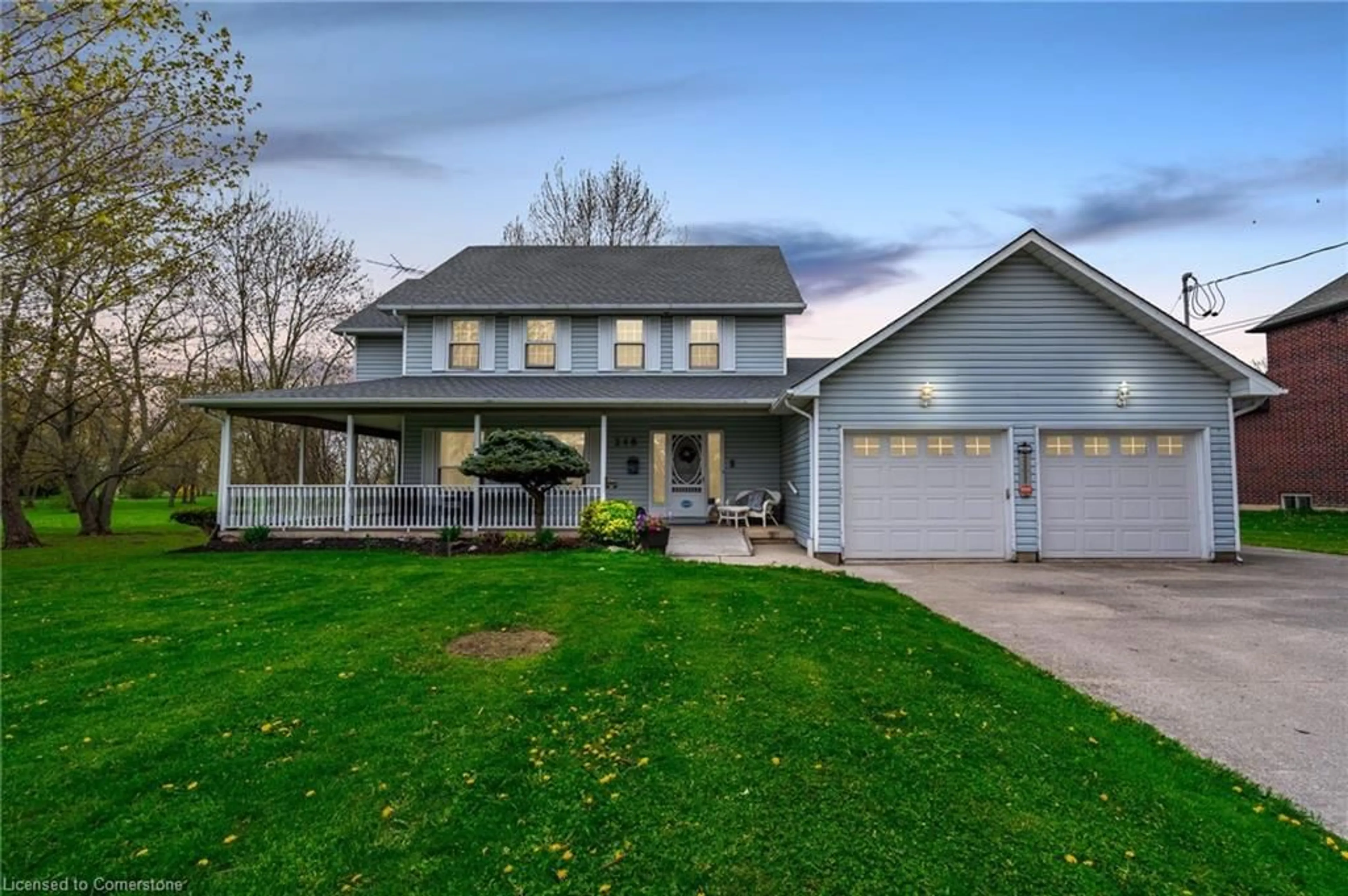 Home with vinyl exterior material, street for 248 Hysert Rd, Grimsby Ontario L3M 4E7