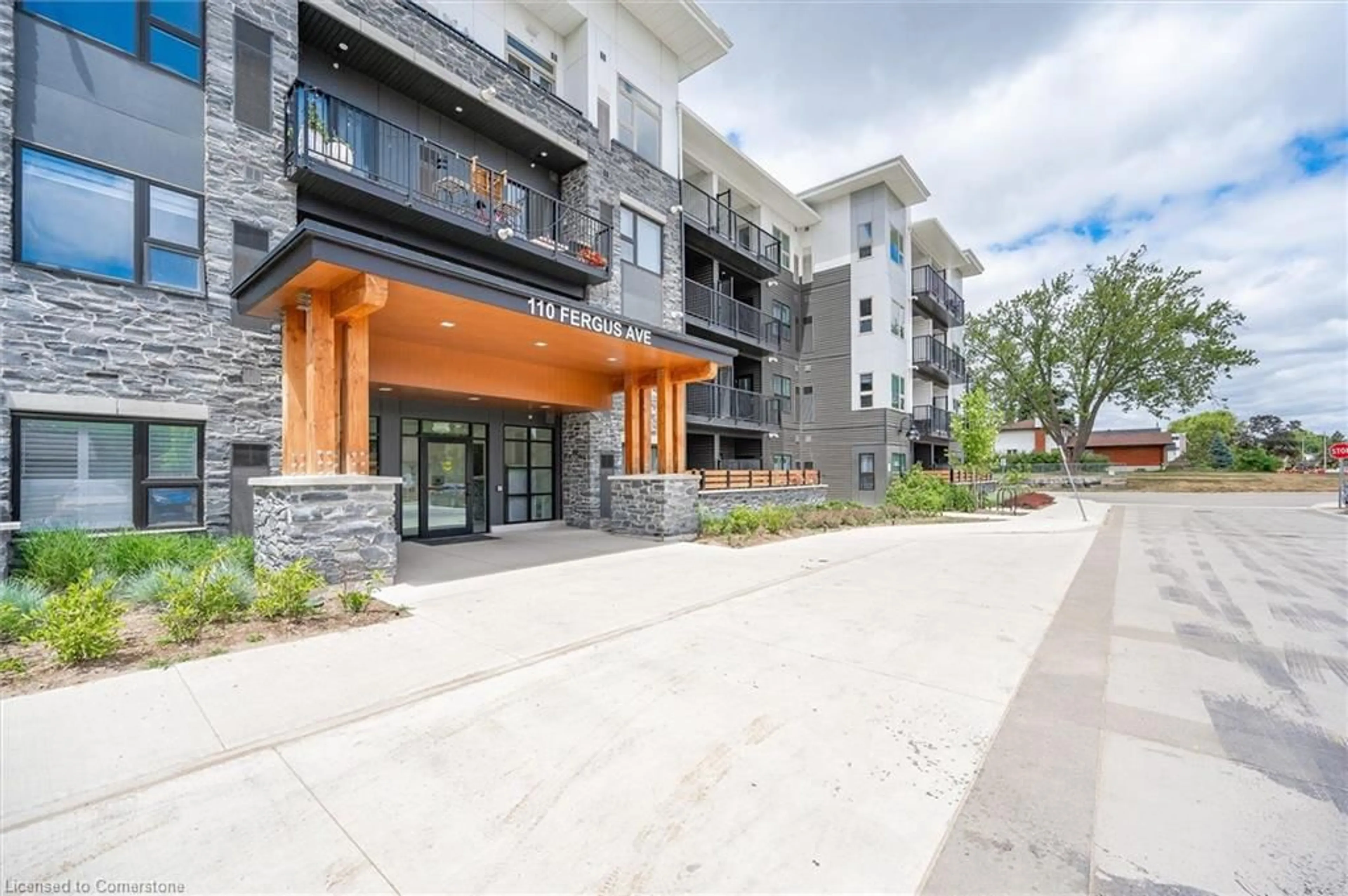 Patio, unknown for 110 Fergus Ave #215, Kitchener Ontario N2A 2H2
