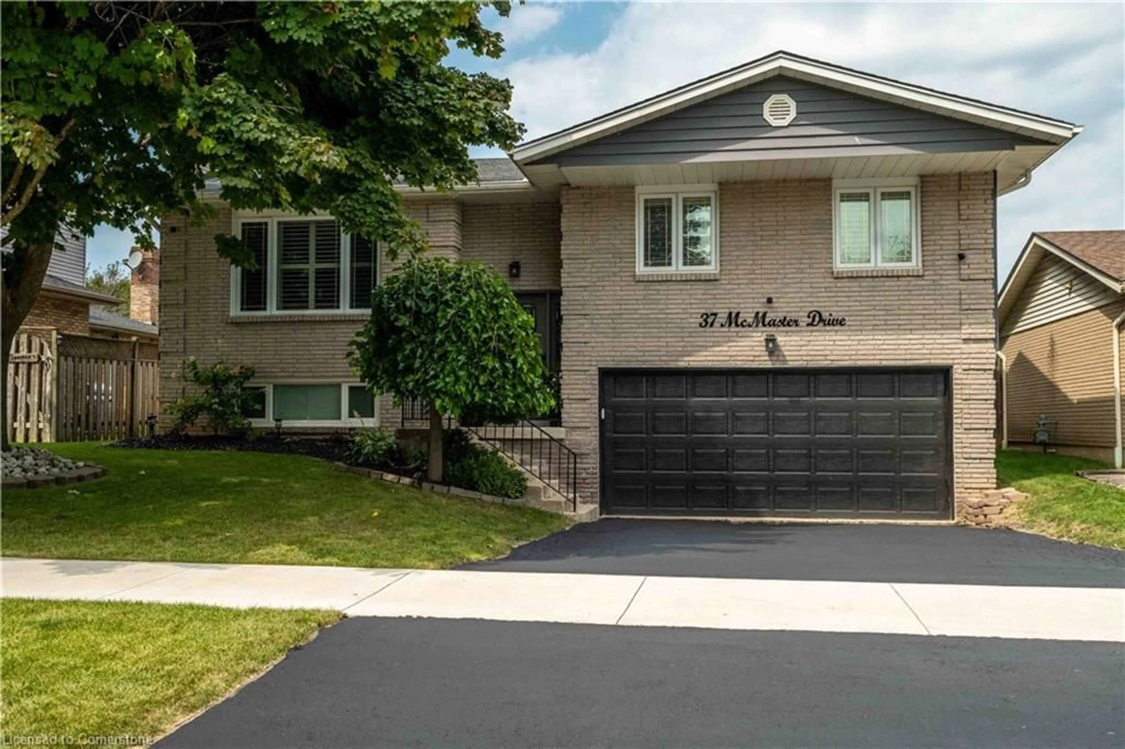 Home with brick exterior material, street for 37 Mcmaster Dr, Caledonia Ontario N3W 1H4