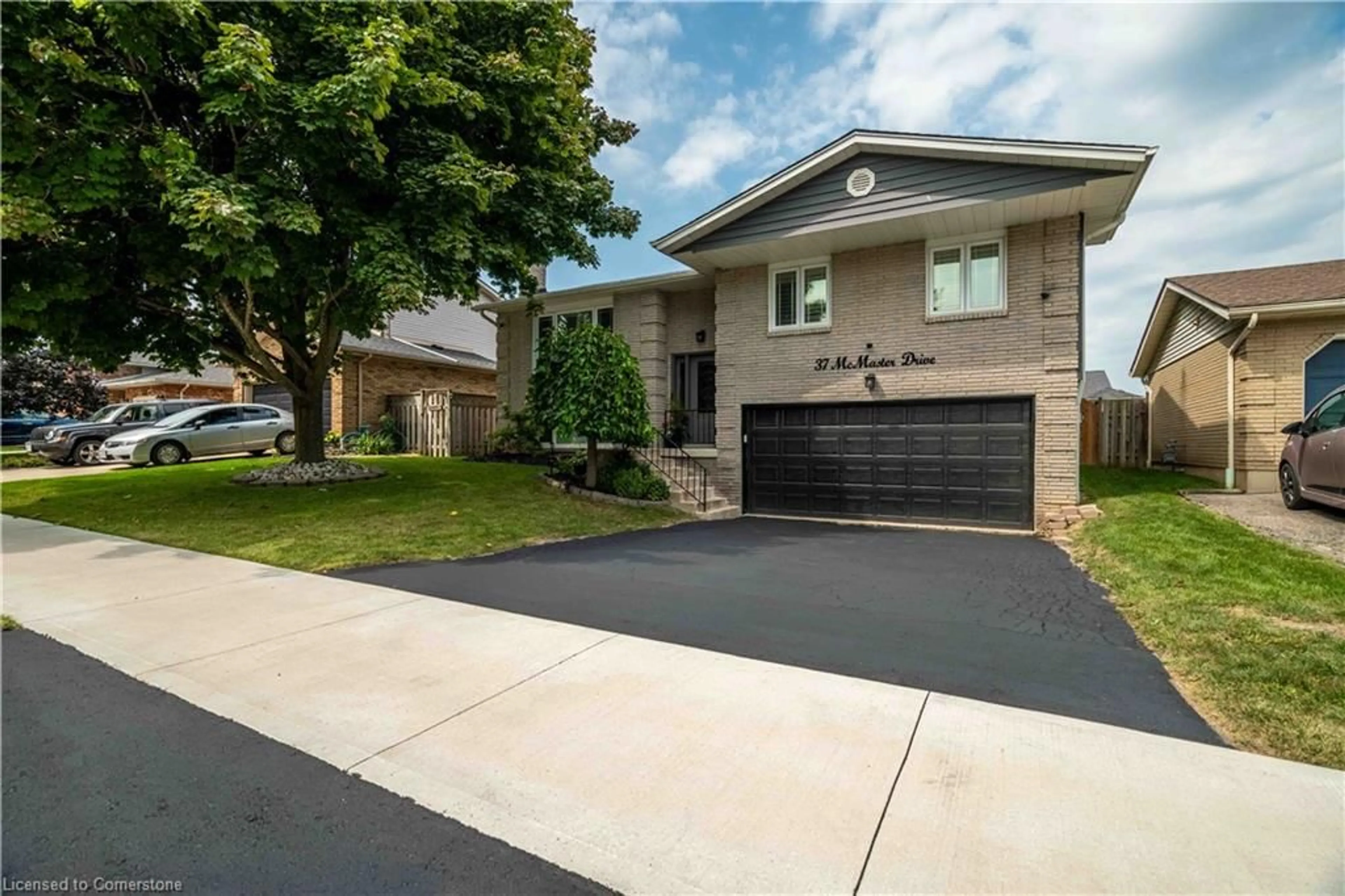 Home with brick exterior material, street for 37 Mcmaster Dr, Caledonia Ontario N3W 1H4