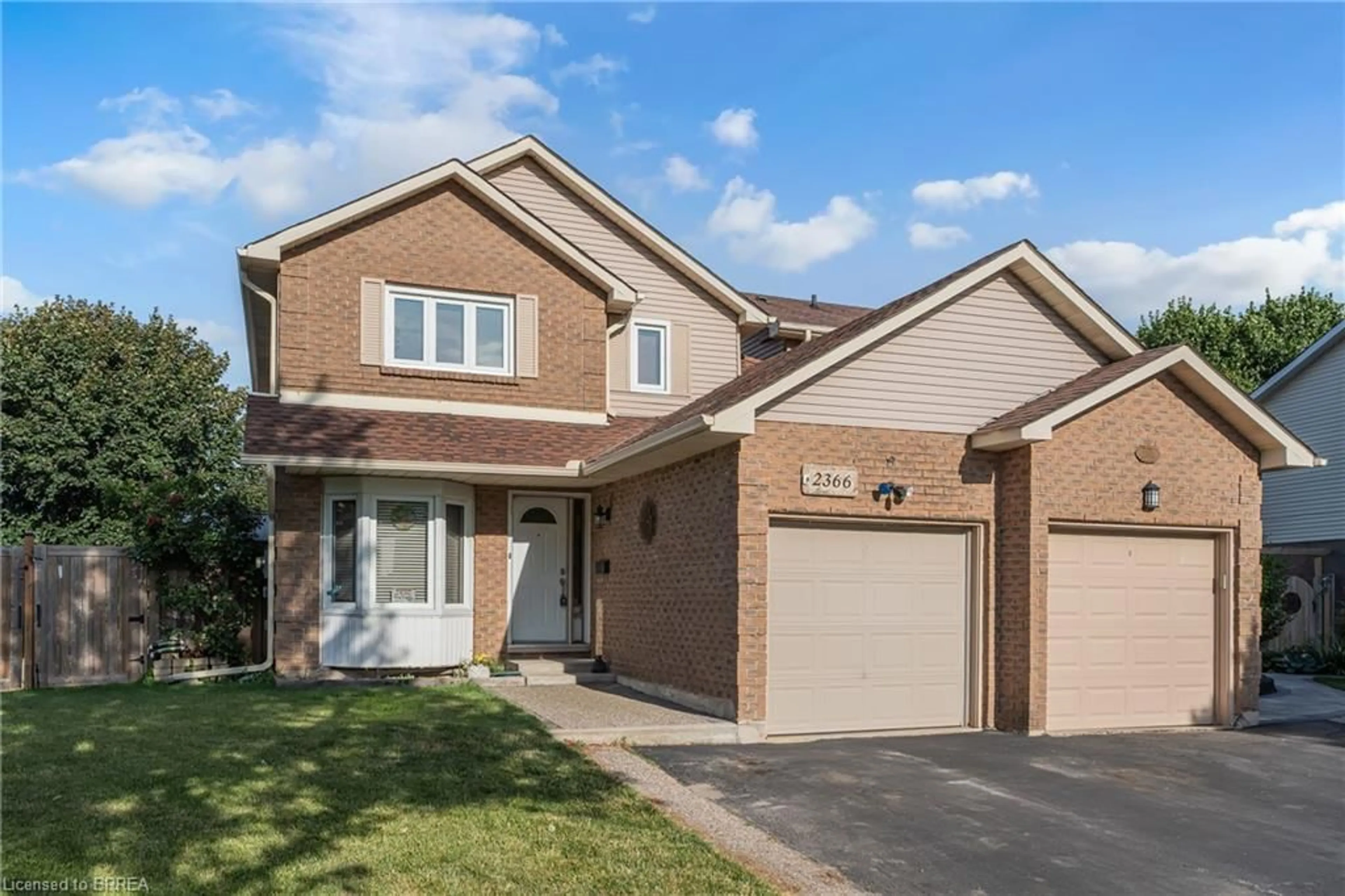 Home with brick exterior material, street for 2366 Brunswick Crt, Burlington Ontario L7P 4P1