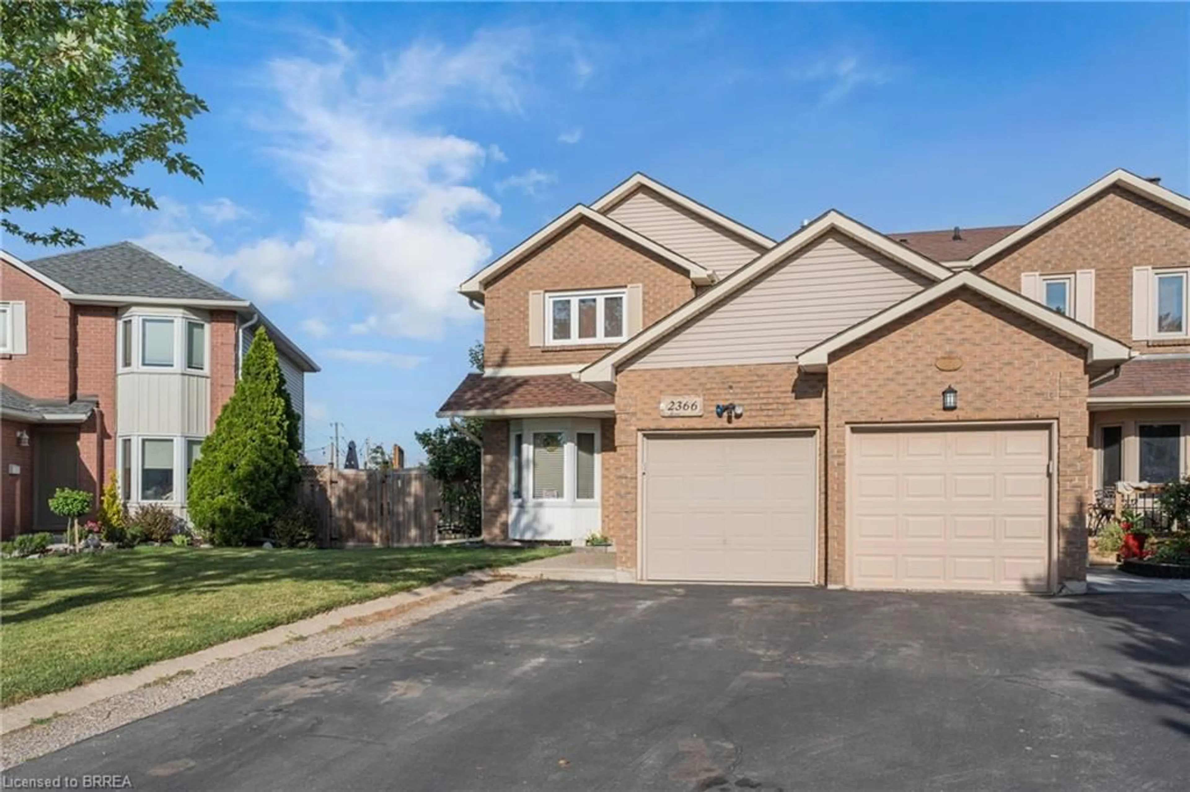 Home with brick exterior material, street for 2366 Brunswick Crt, Burlington Ontario L7P 4P1