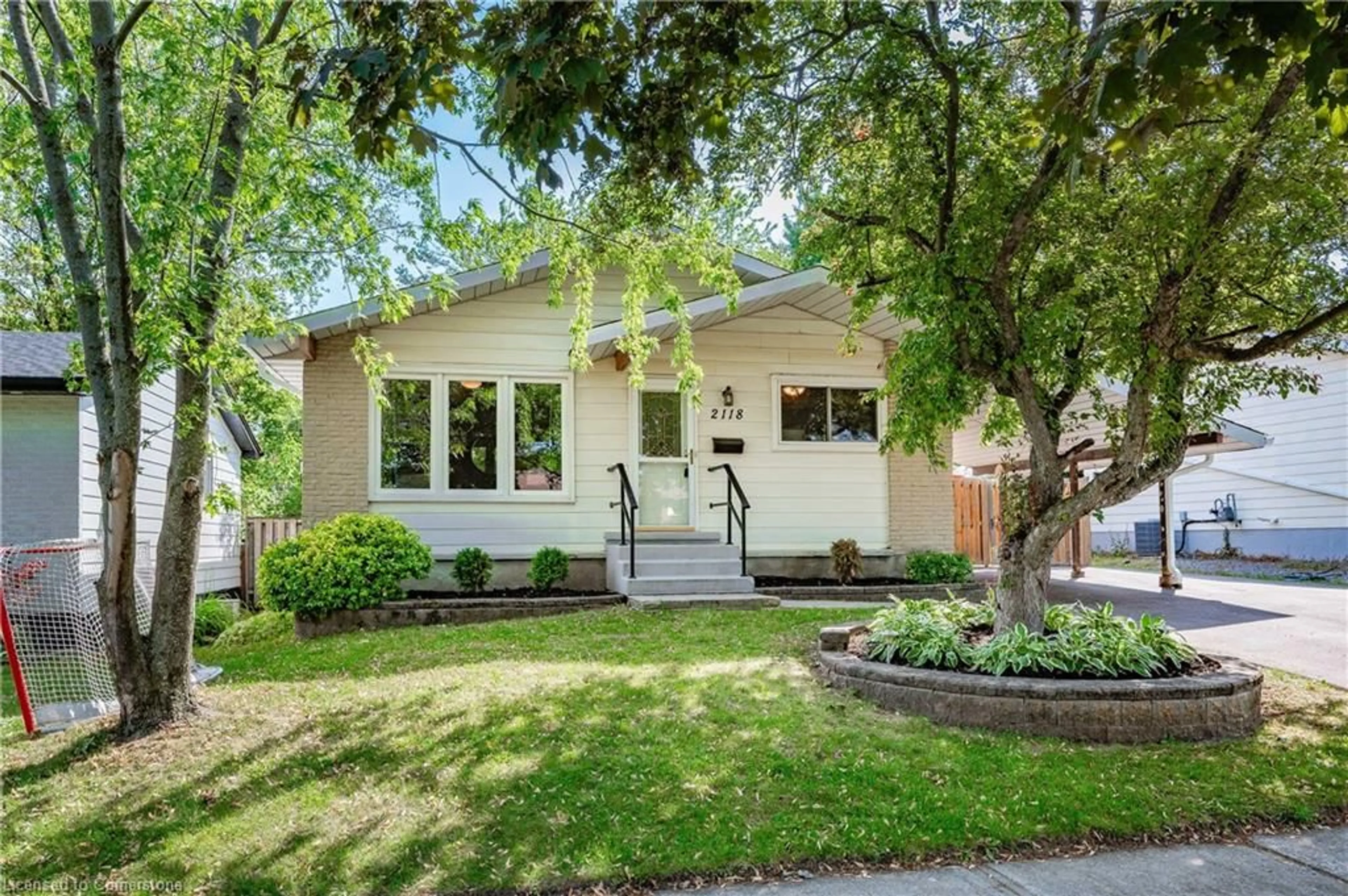 Home with brick exterior material, street for 2118 Cavendish Dr, Burlington Ontario L7P 1Z3
