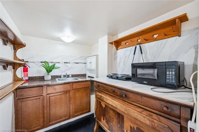 Additional property image - 223 Pioneer Dr Unit C21