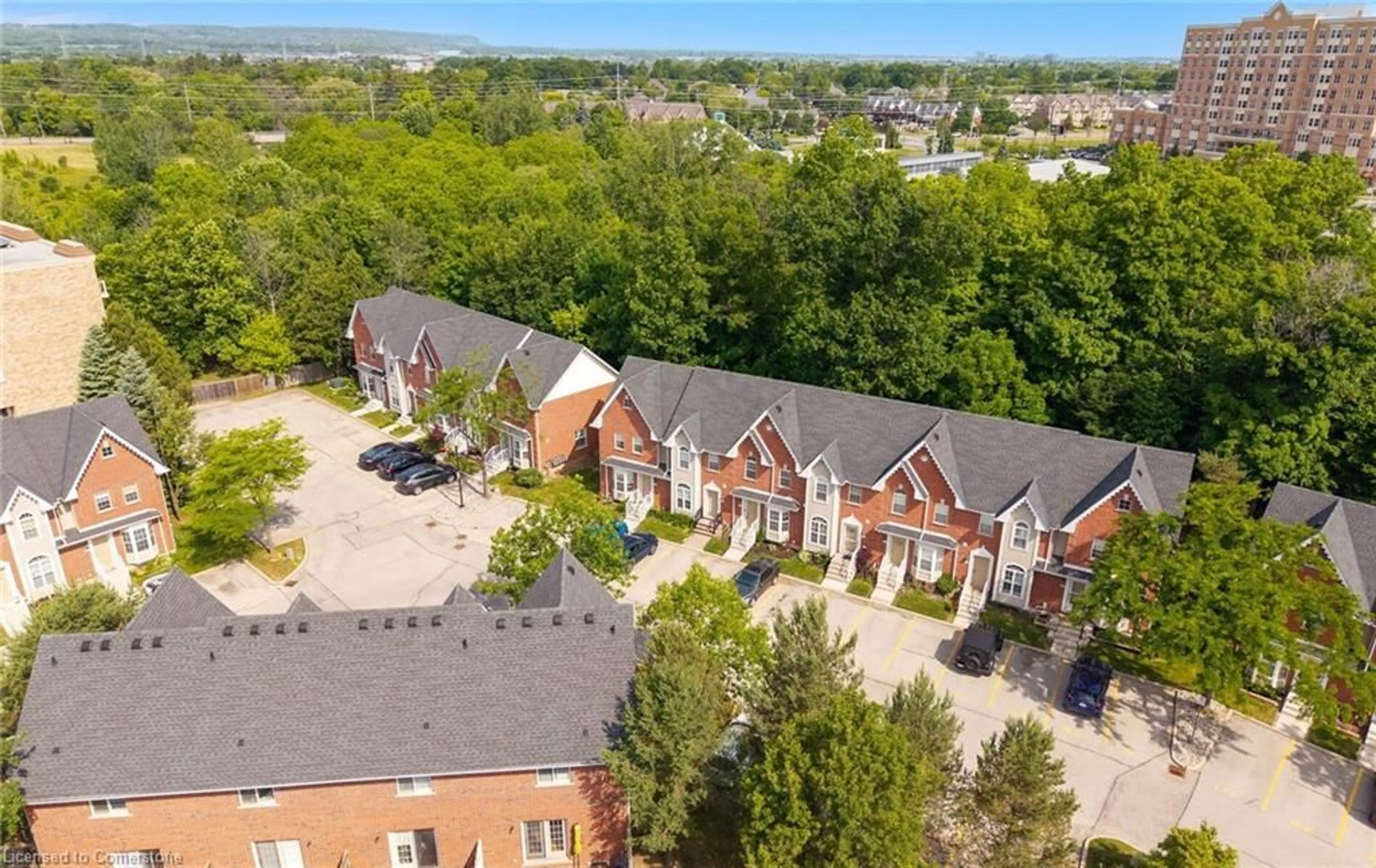 A pic from outside/outdoor area/front of a property/back of a property/a pic from drone, unknown for 4200 Kilmer Dr #12, Burlington Ontario L7M 4Y2