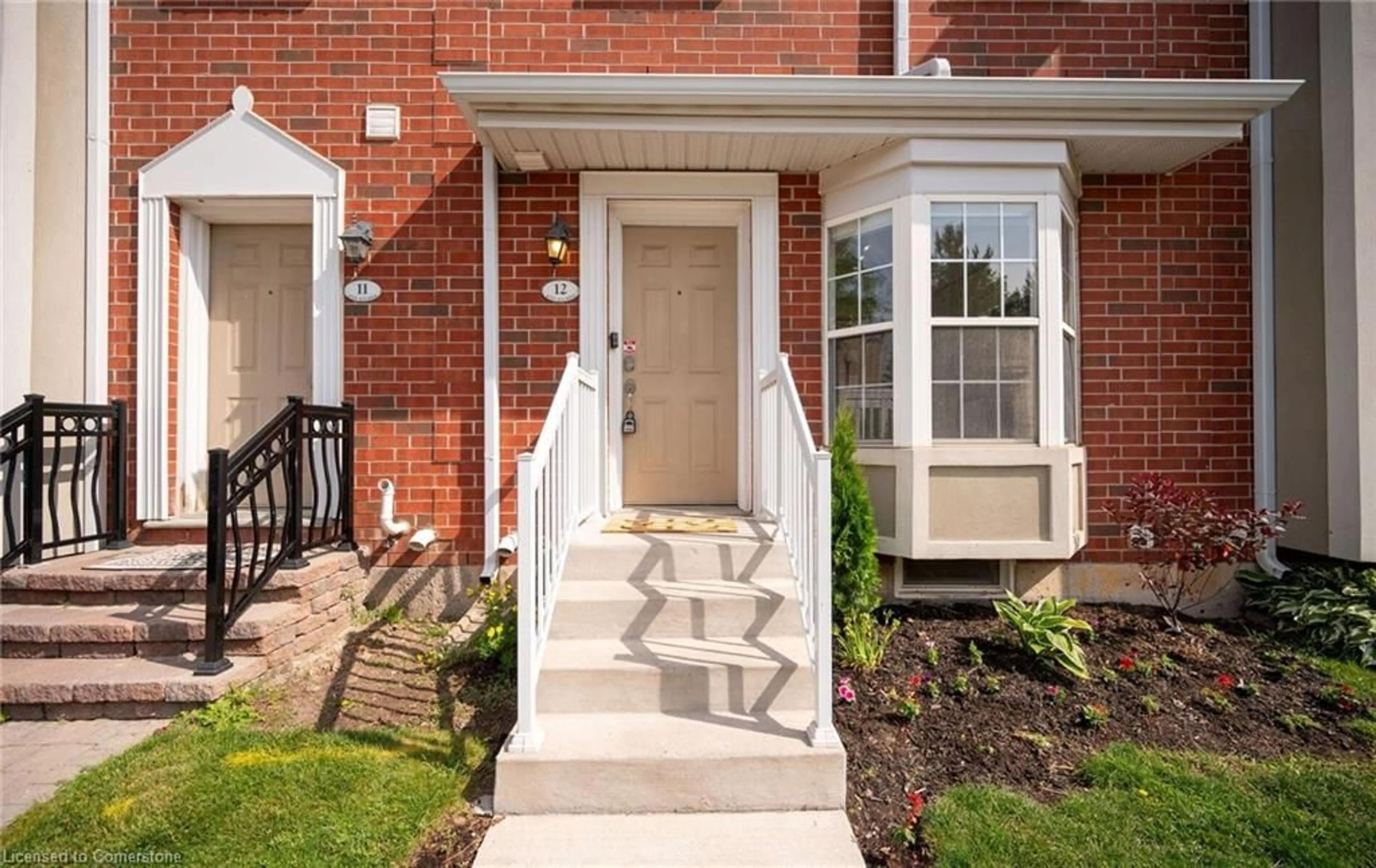 Indoor entryway for 4200 Kilmer Dr #12, Burlington Ontario L7M 4Y2
