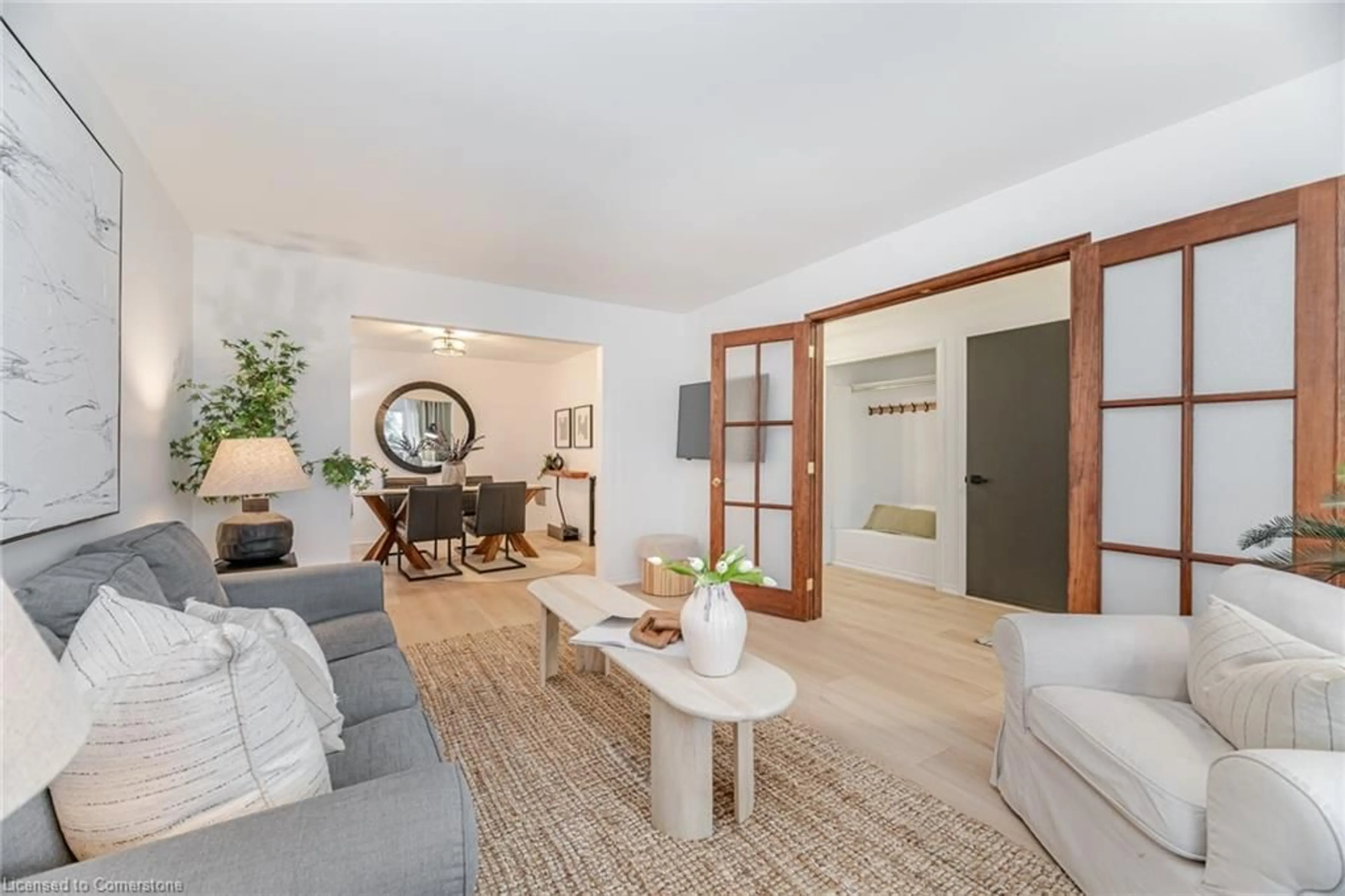 Living room with furniture, unknown for 172 Merrilee Cres, Hamilton Ontario L9A 5G3