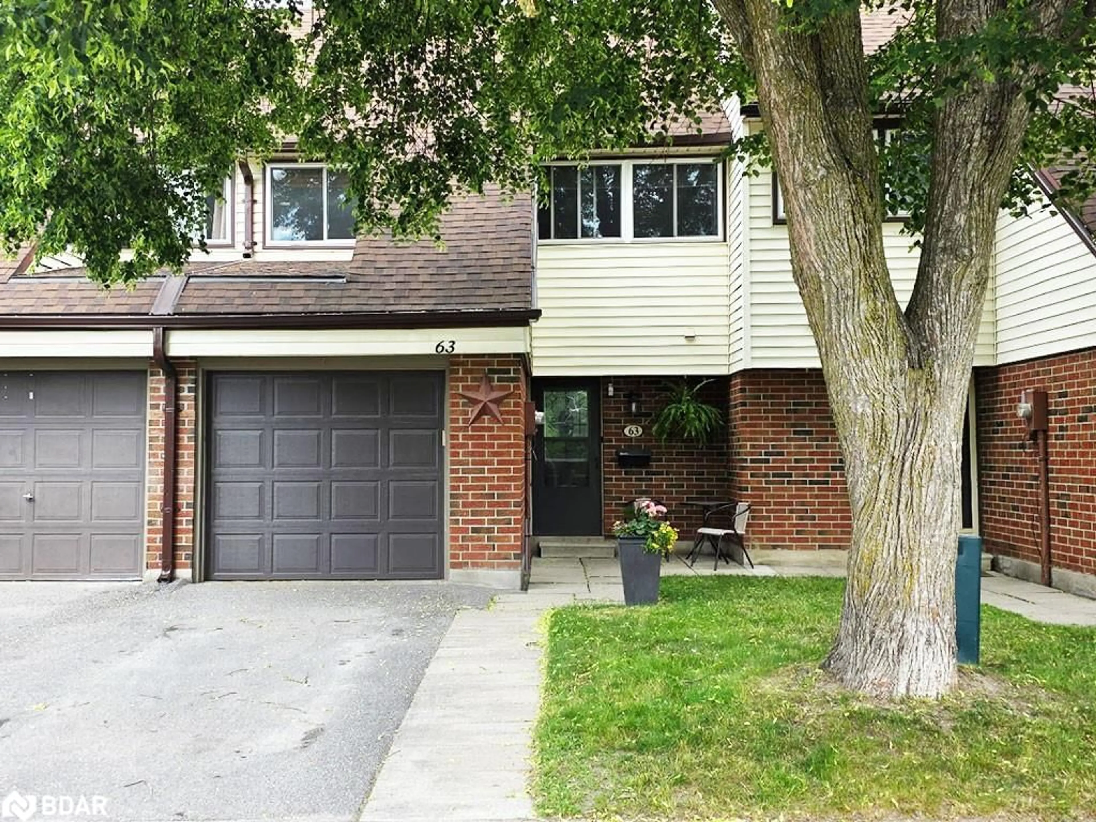 Home with brick exterior material, street for 28 Donald St #63, Barrie Ontario L4N 4S6