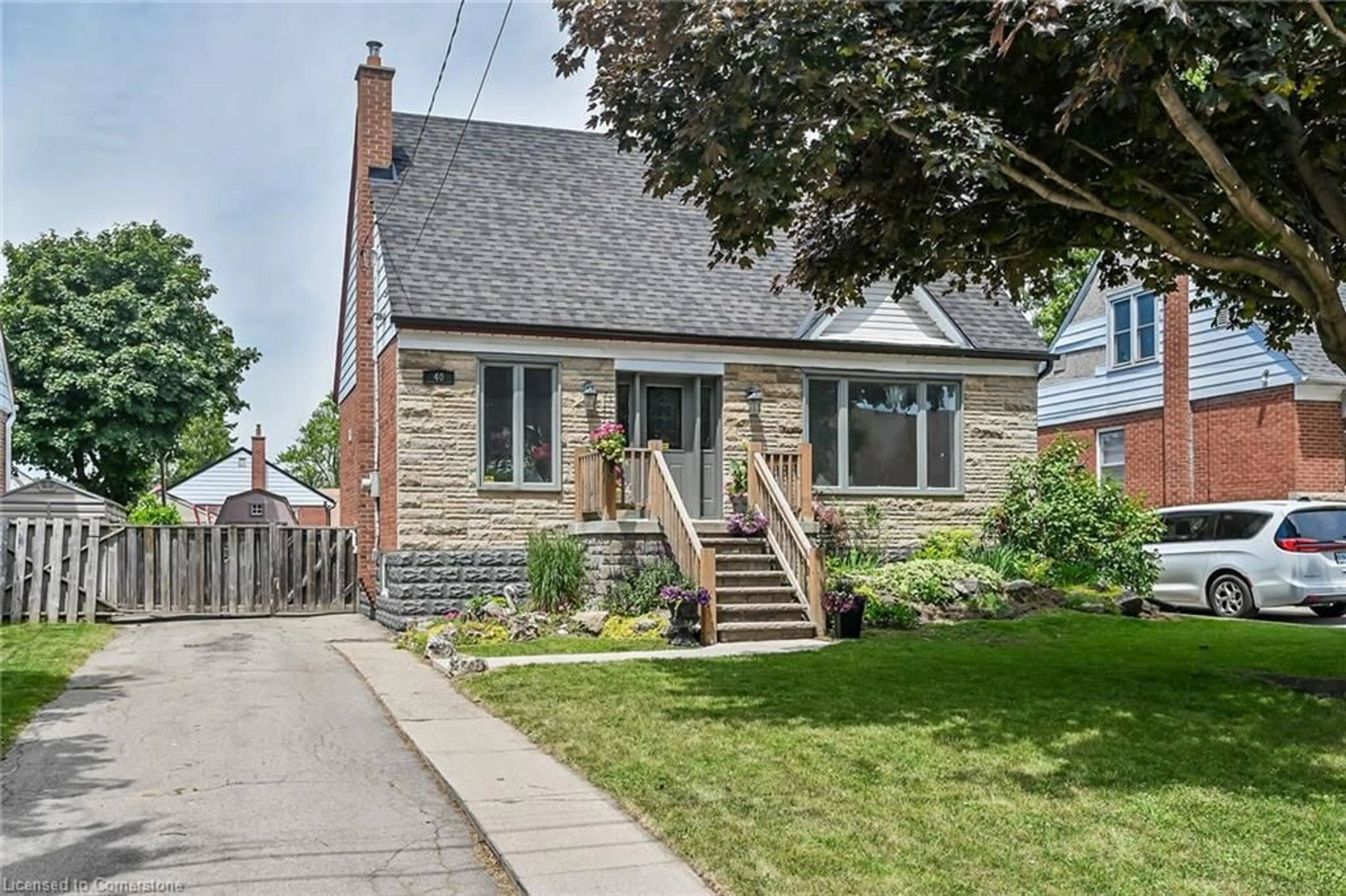 Home with brick exterior material, street for 40 Green Meadow Rd, Hamilton Ontario L8T 3J5