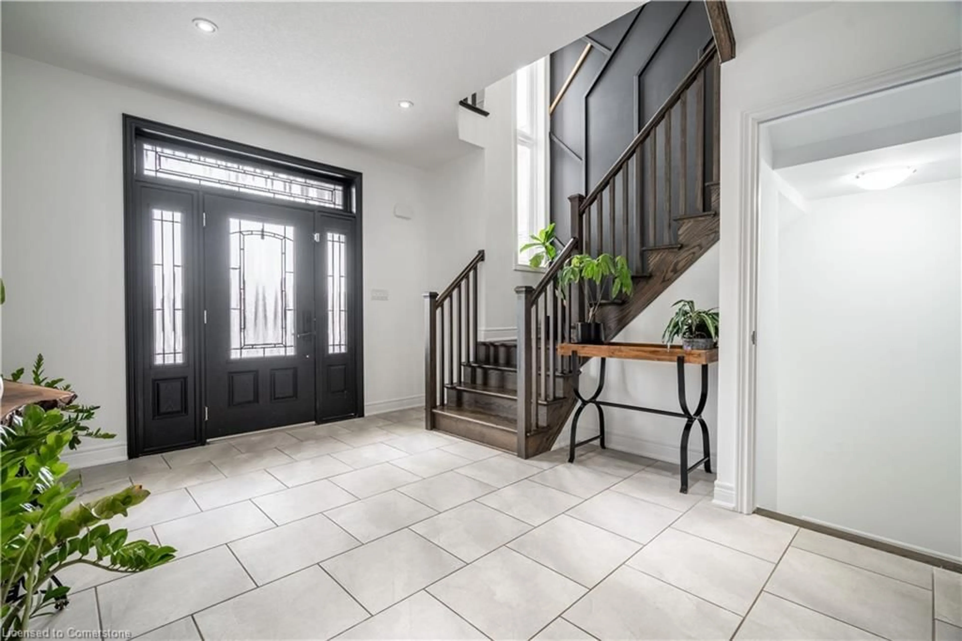 Indoor entryway for 4126 Prokich Crt, Beamsville Ontario L3J 0M1