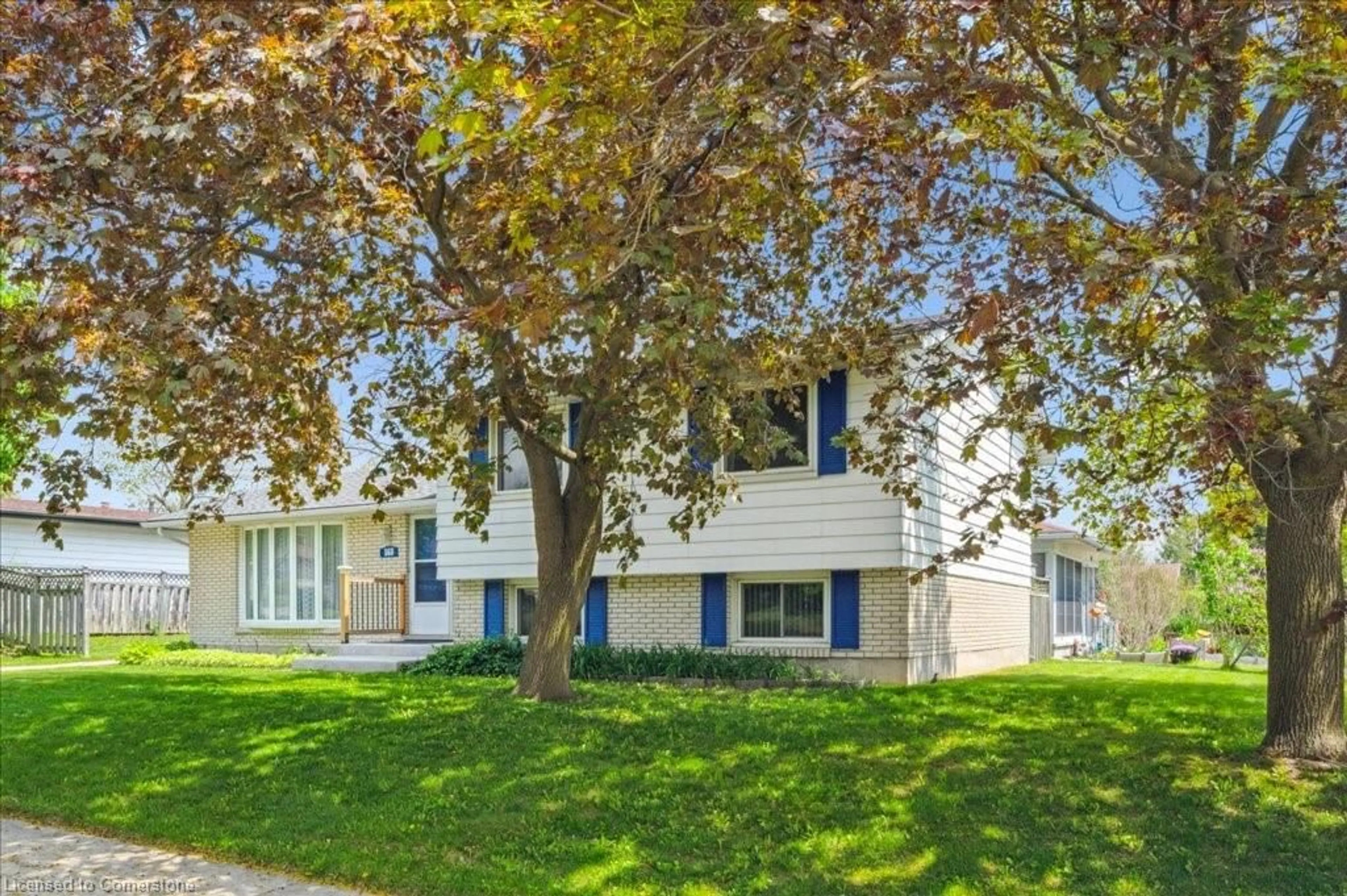 Home with vinyl exterior material, street for 148 Pepperwood Cres, Kitchener Ontario N2A 2R3
