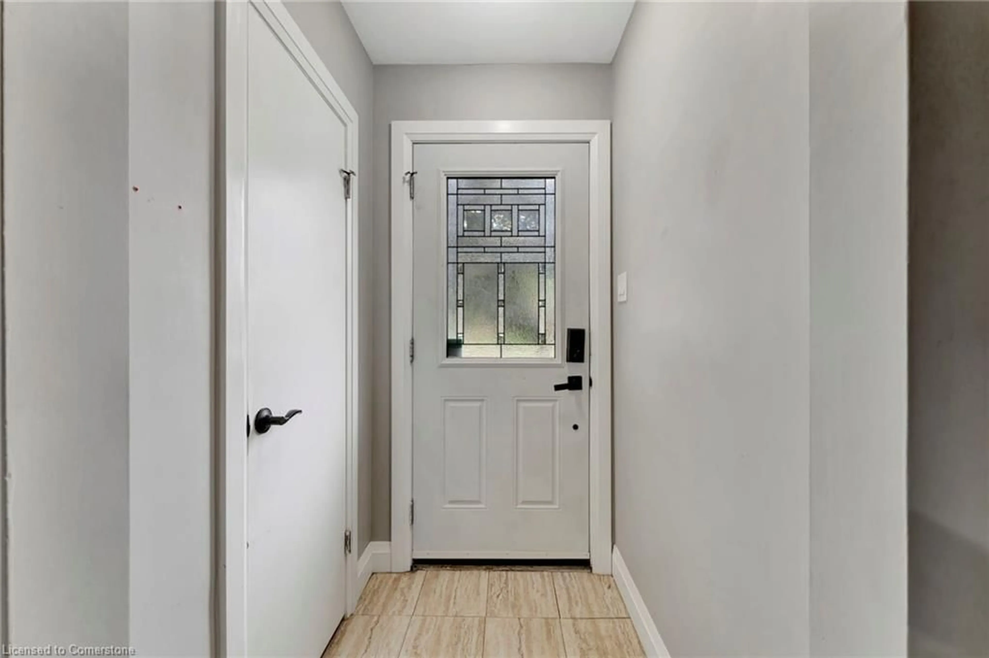 Indoor entryway for 195 Erb St #A, Waterloo Ontario N2J 1M7
