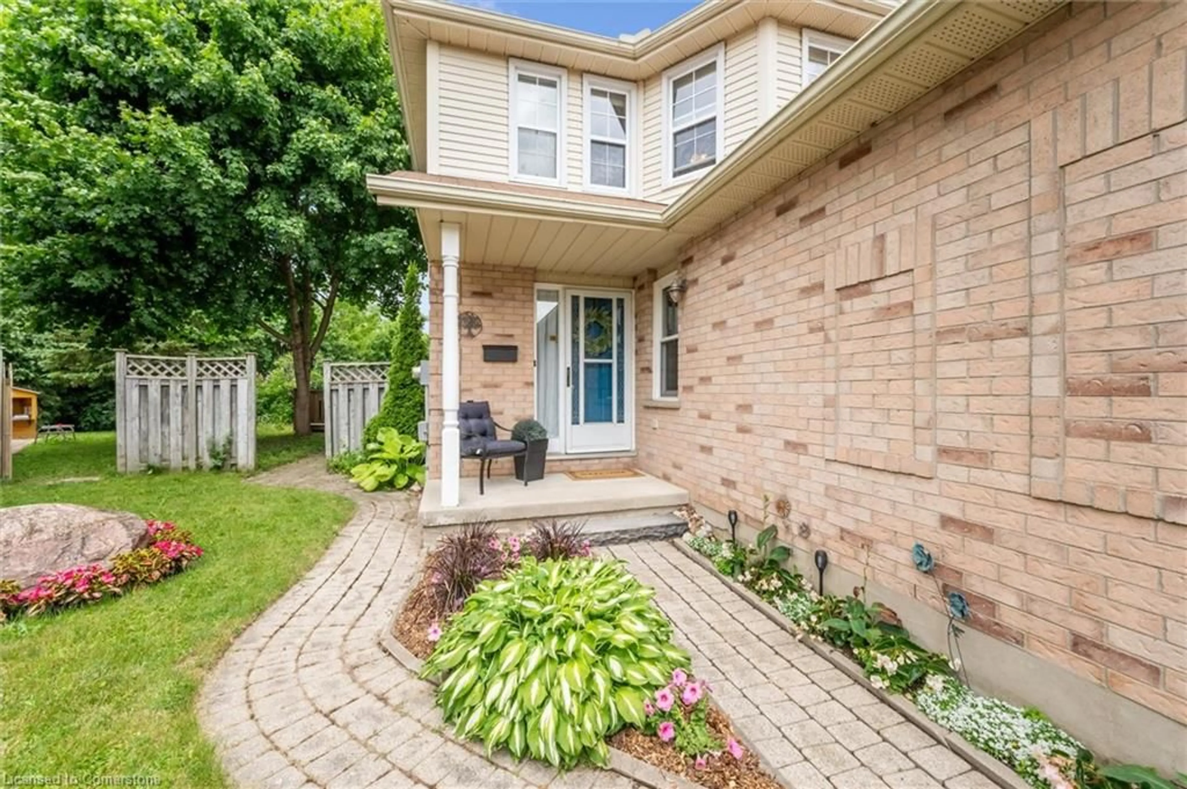 Home with brick exterior material, street for 50 Lynnhaven Crt, Kitchener Ontario N2M 5L8