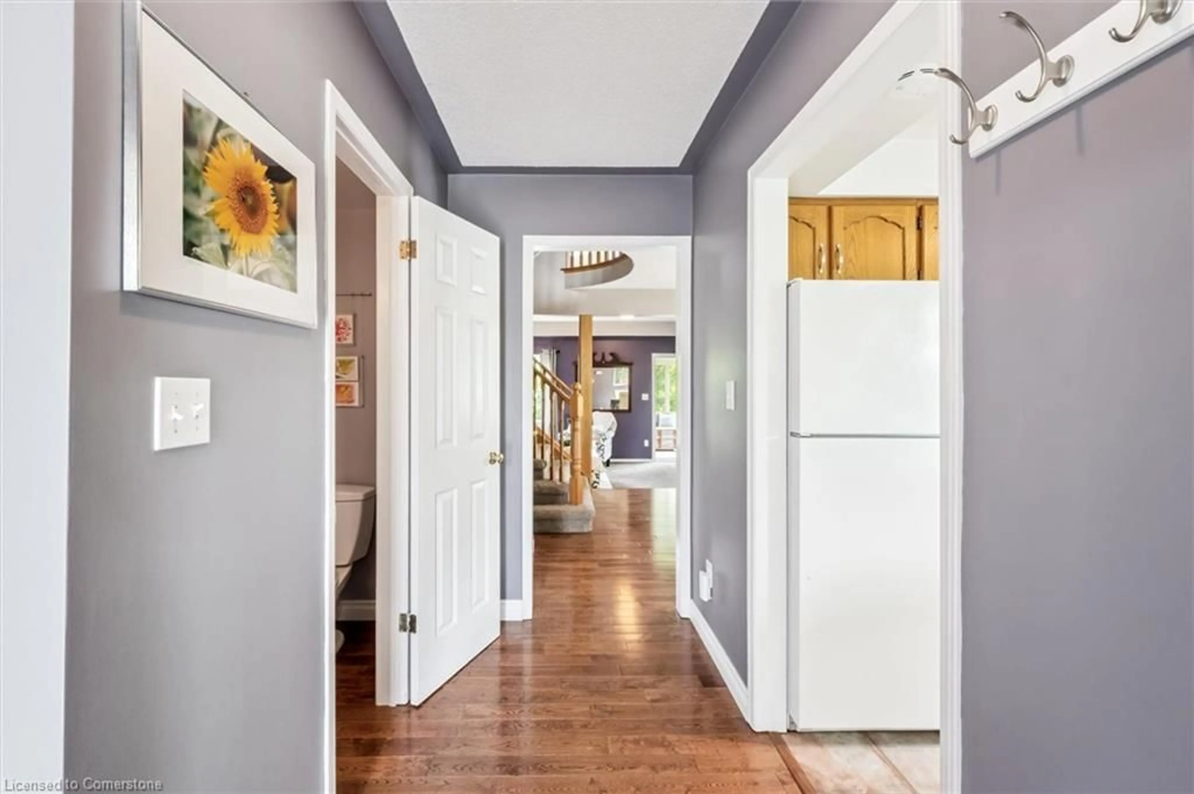 Indoor entryway for 50 Lynnhaven Crt, Kitchener Ontario N2M 5L8