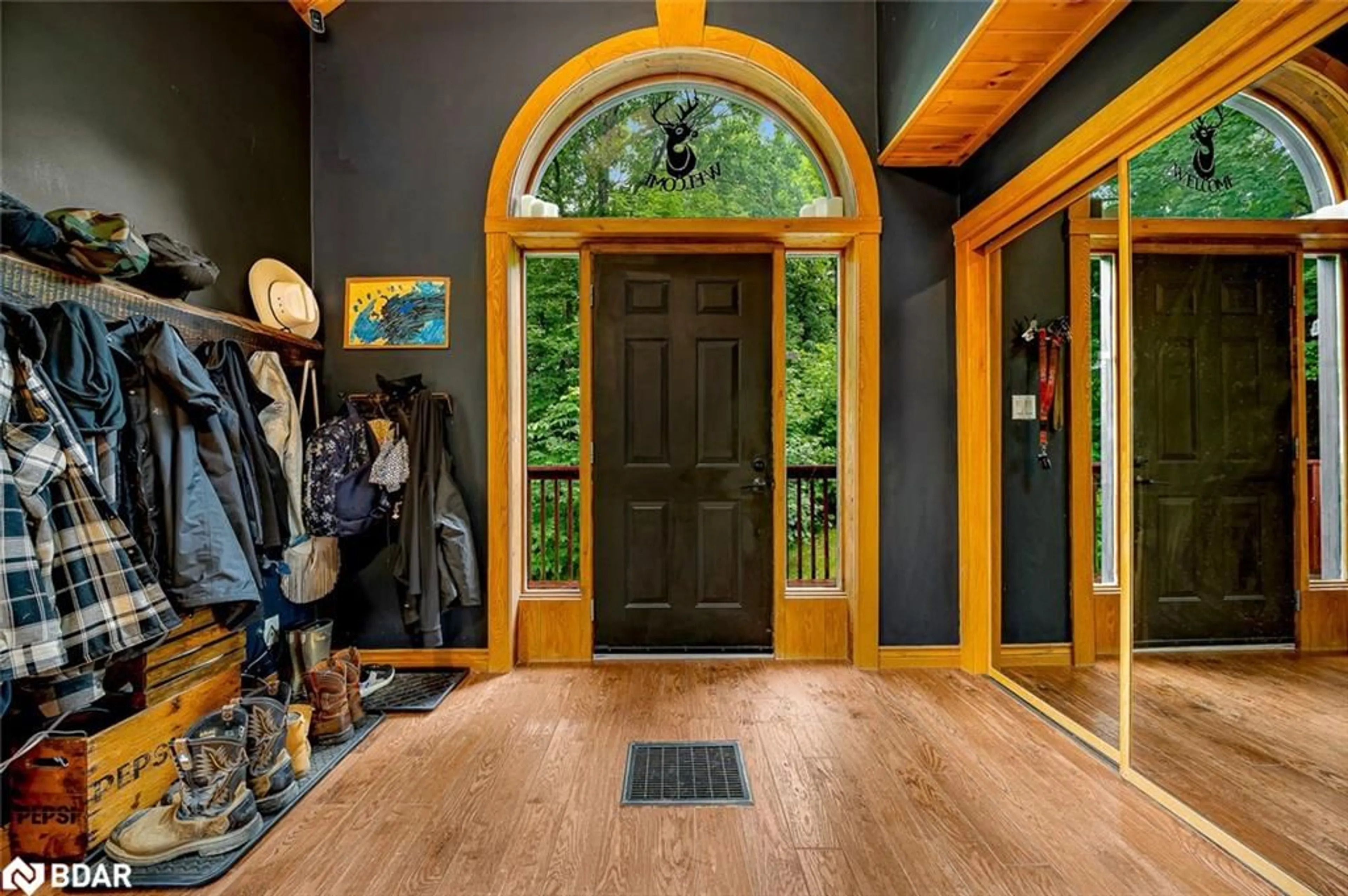 Indoor entryway for 806 Clearwater Lake Rd, Port Sydney Ontario P0B 1L0