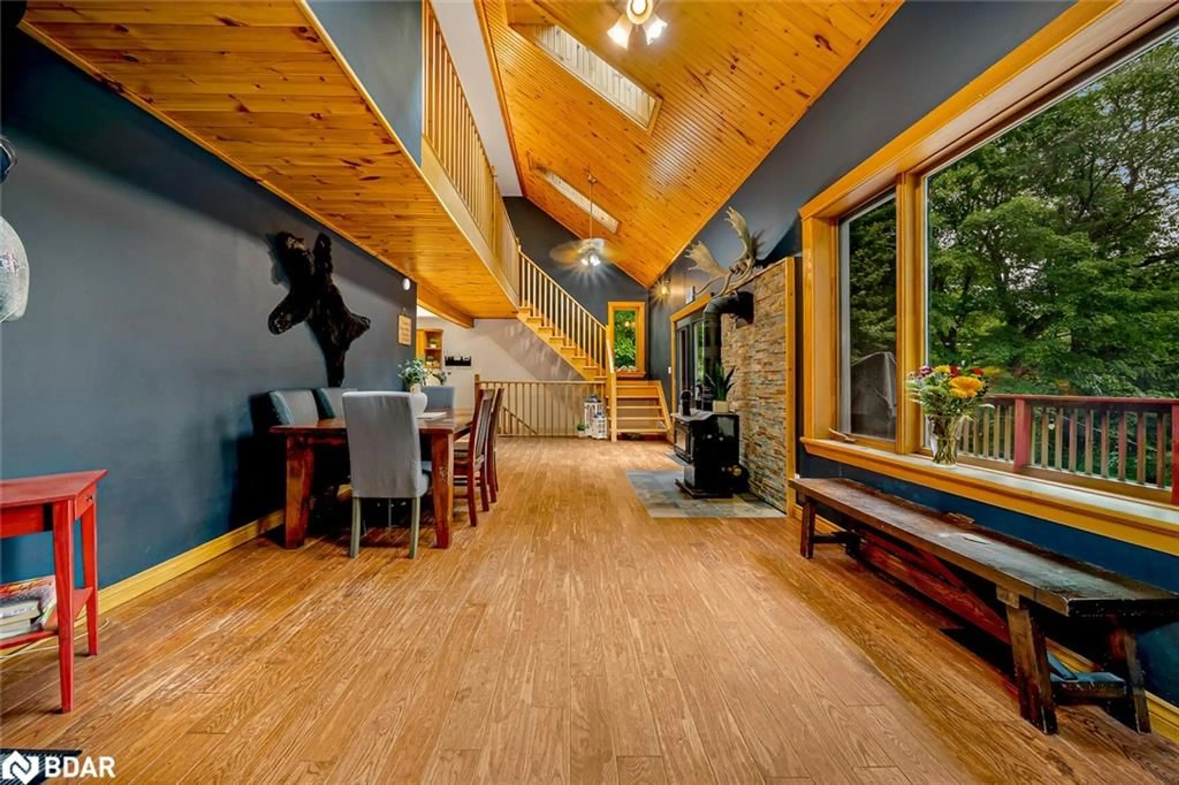 Indoor foyer for 806 Clearwater Lake Rd, Port Sydney Ontario P0B 1L0