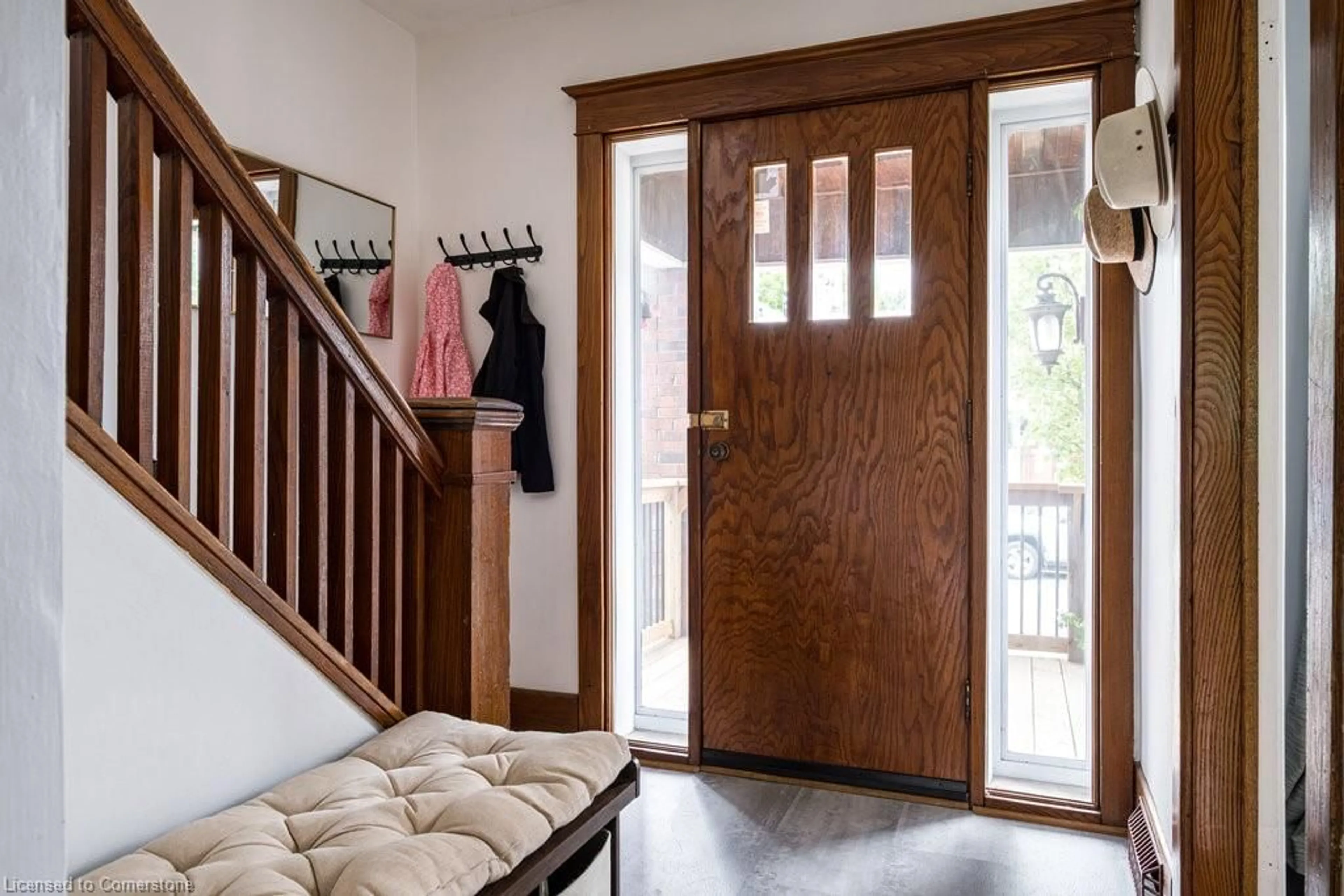 Indoor entryway for 115 Province St, Hamilton Ontario L8K 2L2