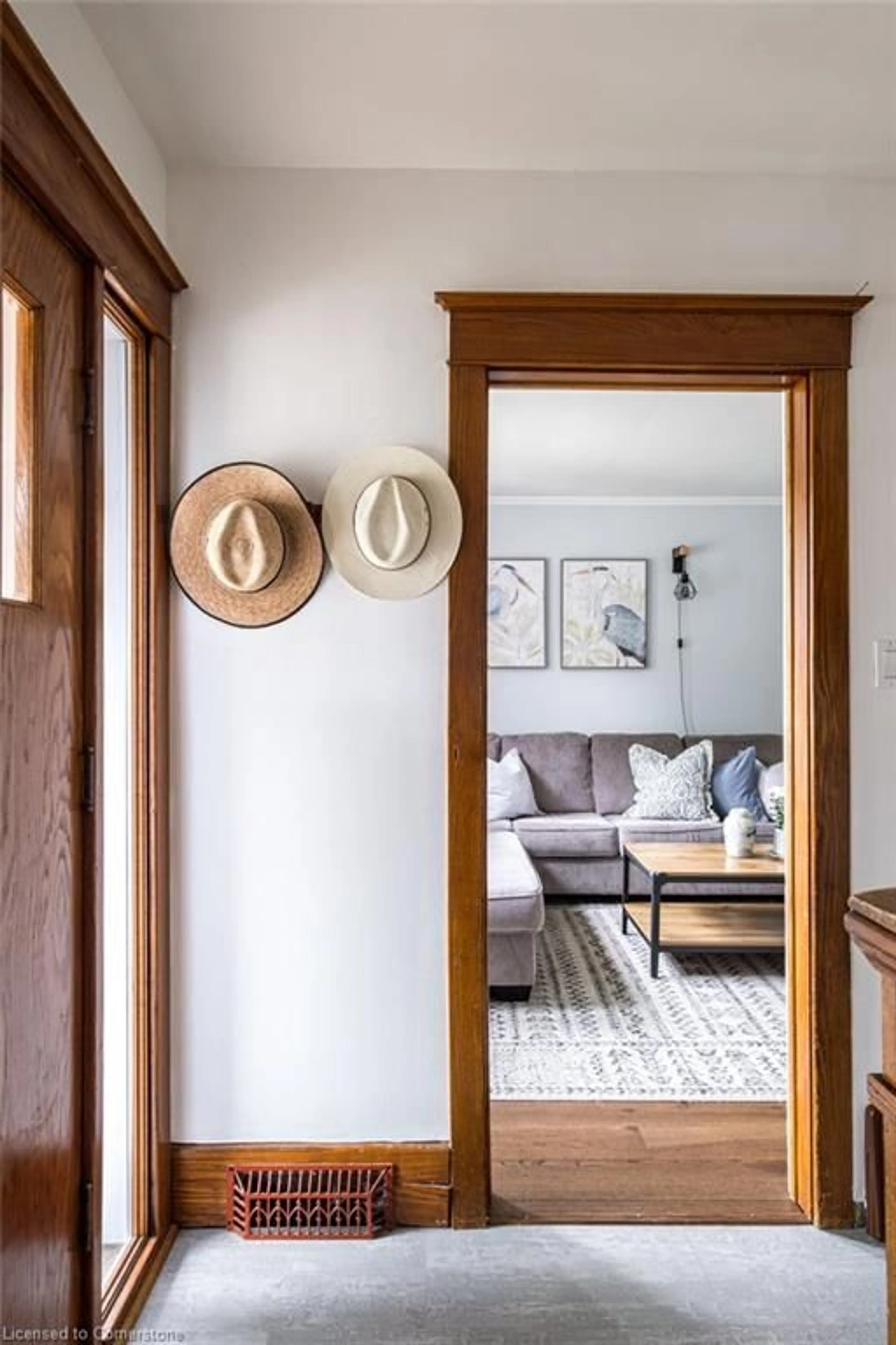 Indoor entryway for 115 Province St, Hamilton Ontario L8K 2L2