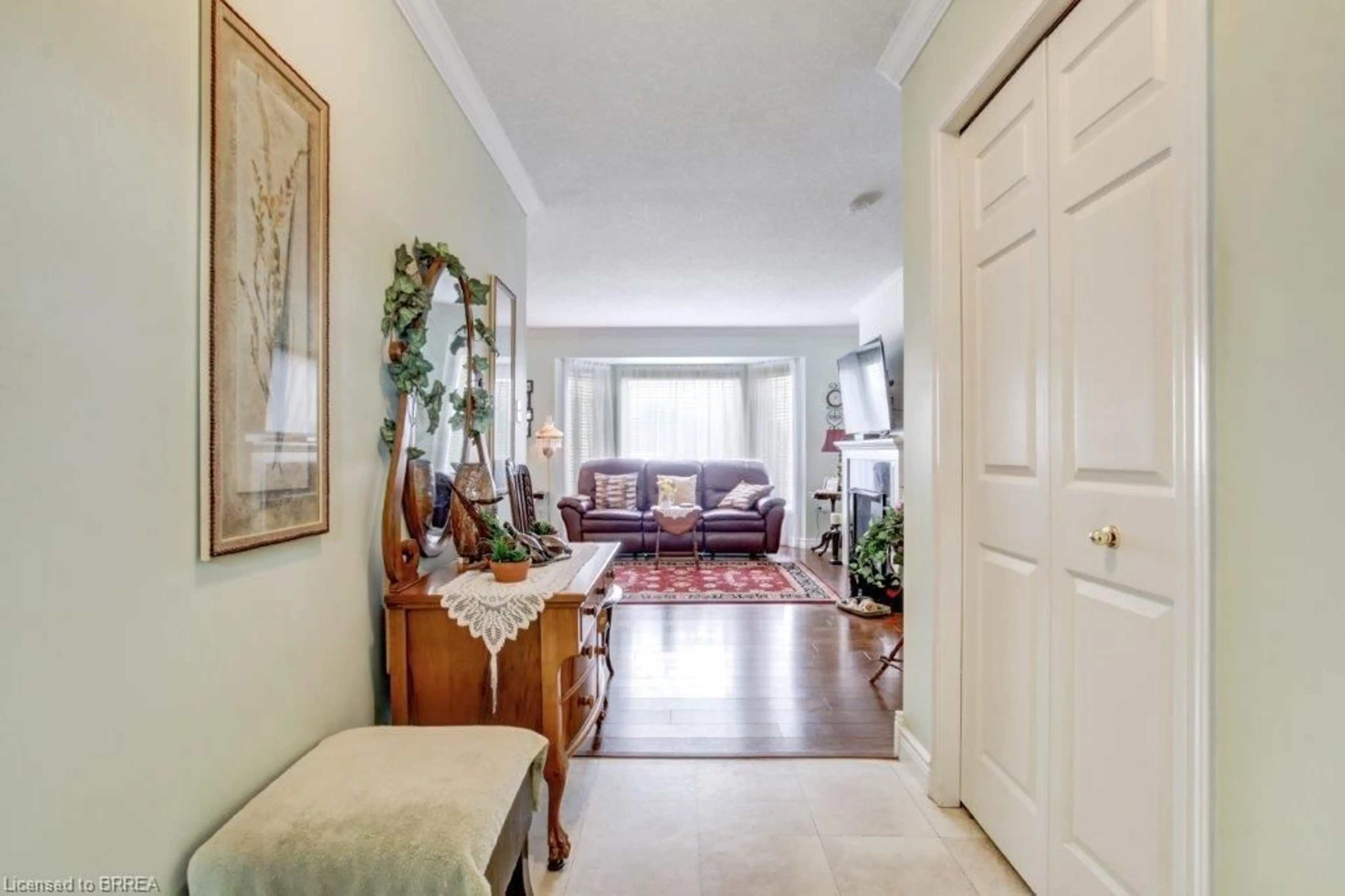 Indoor entryway for 20 East Morningside Cir, New Hamburg Ontario N0B 2G0