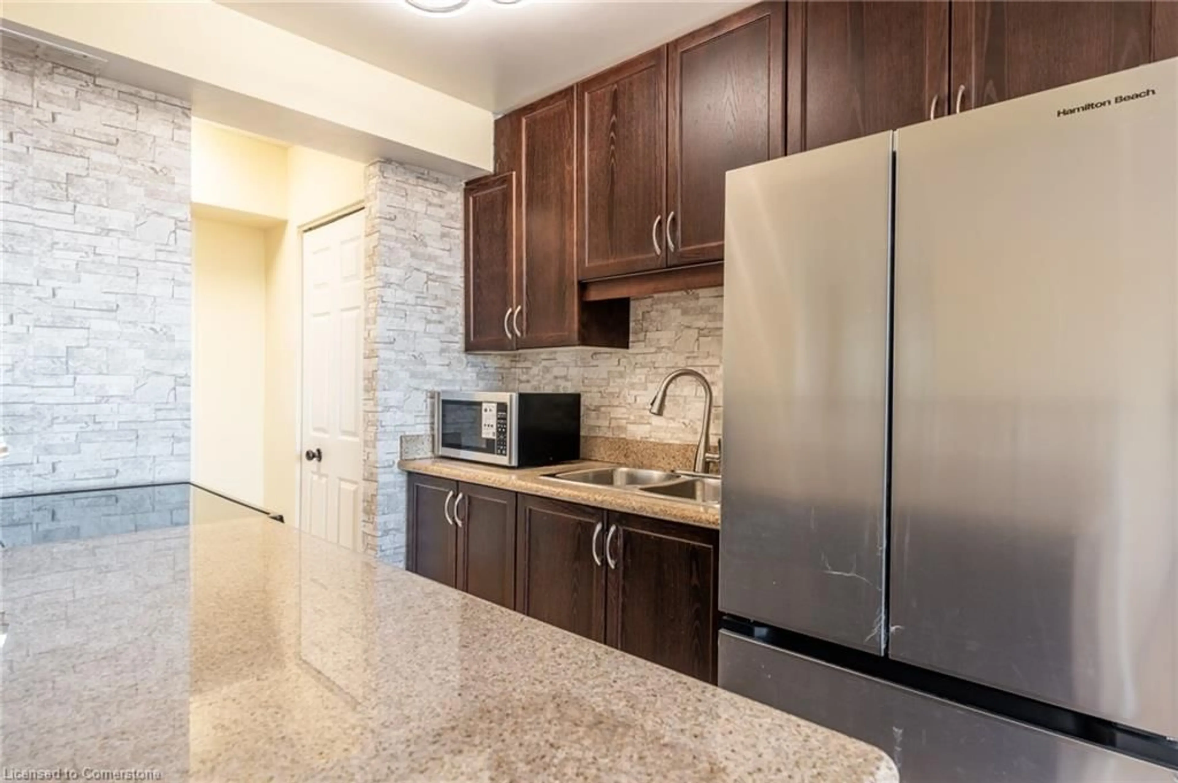 Standard kitchen, ceramic/tile floor for 851 Queenston Rd #803, Hamilton Ontario L8G 1B4