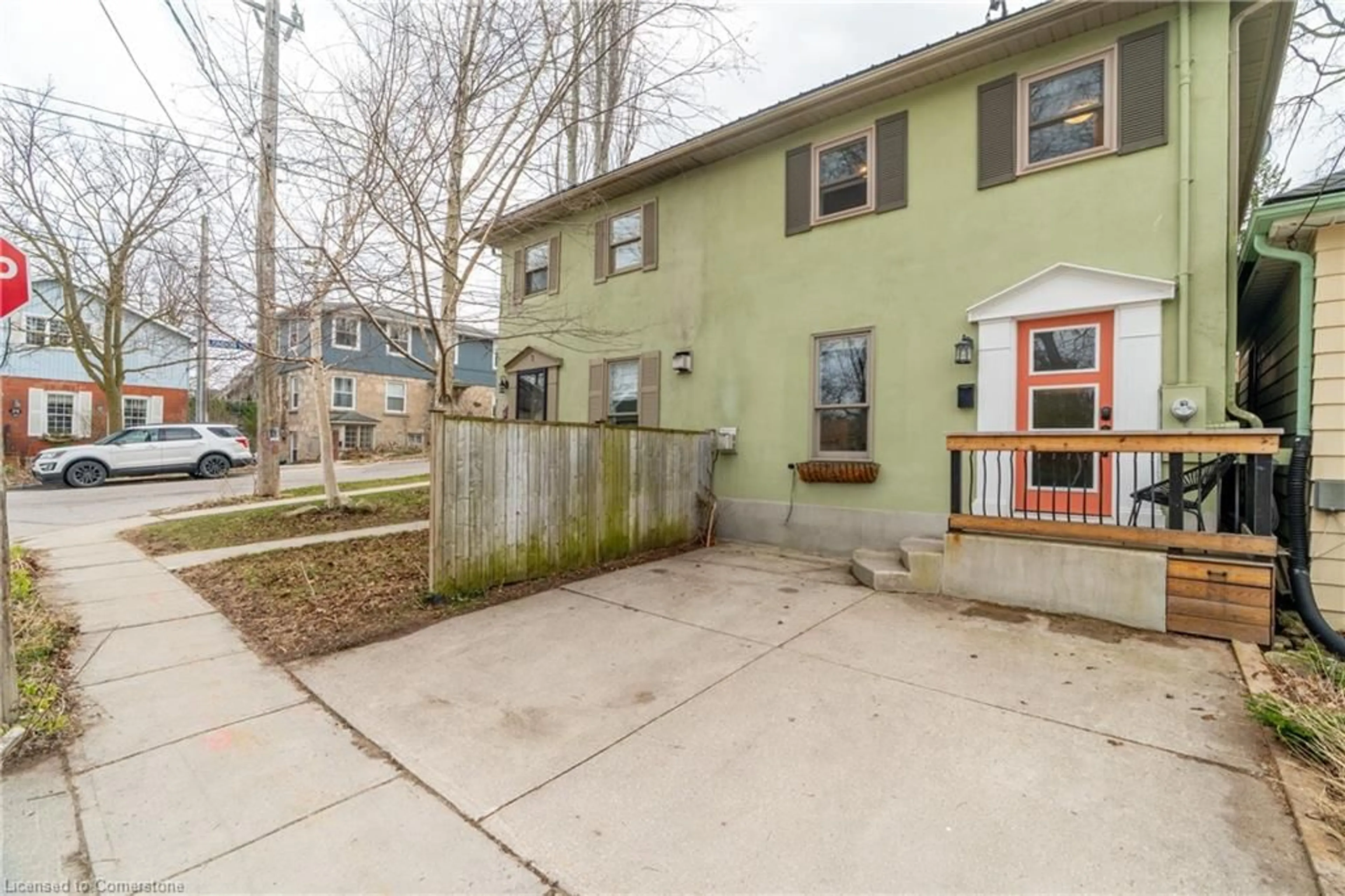 Patio, street for 4 Dufferin St, Guelph Ontario N1H 4A1