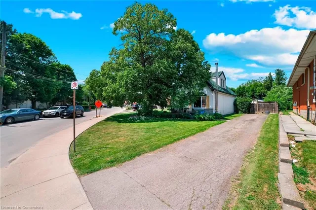 Primary image of 38 Caledon Ave