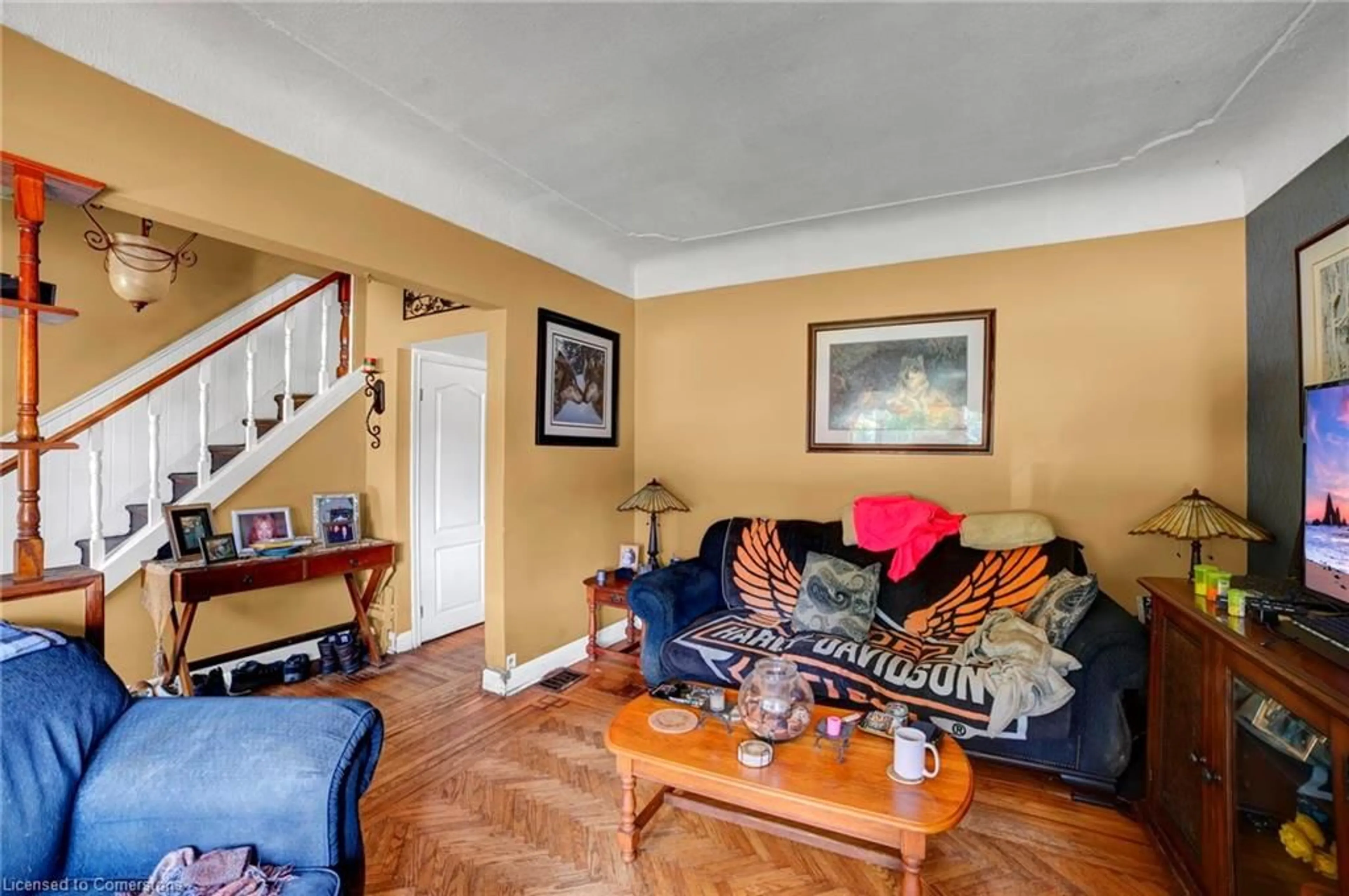 Living room with furniture, unknown for 38 Caledon Ave, Hamilton Ontario L9C 3C6