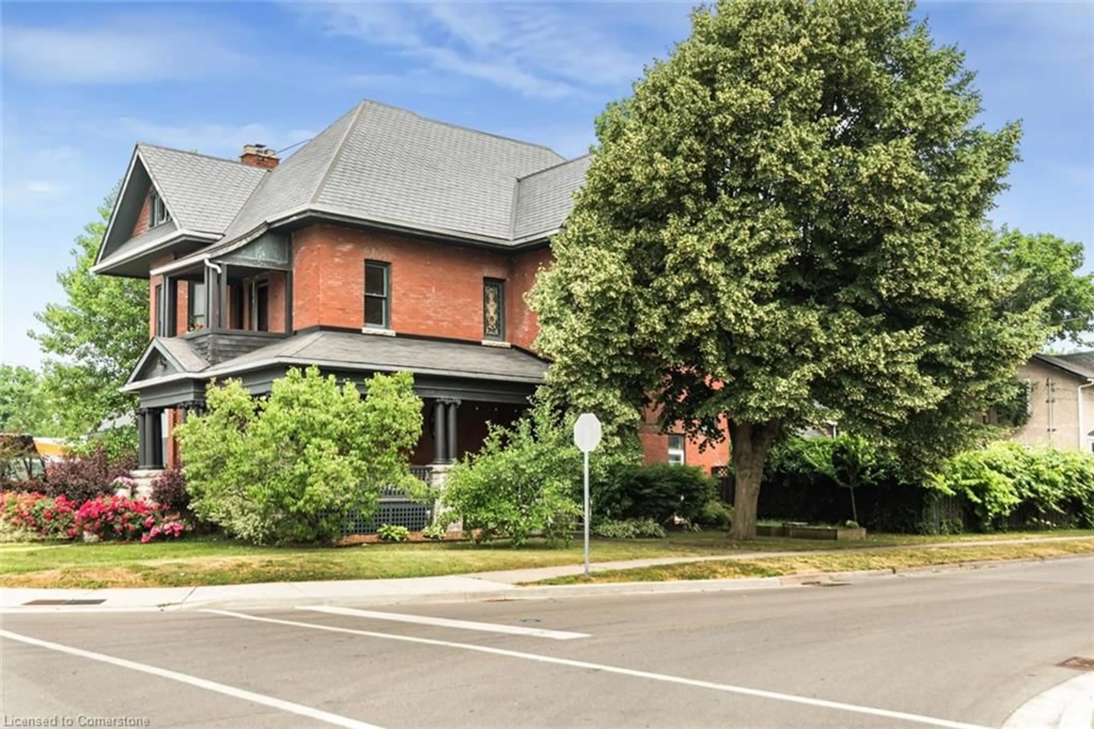 Home with brick exterior material, street for 225 Broad St, Dunnville Ontario N1A 1G1