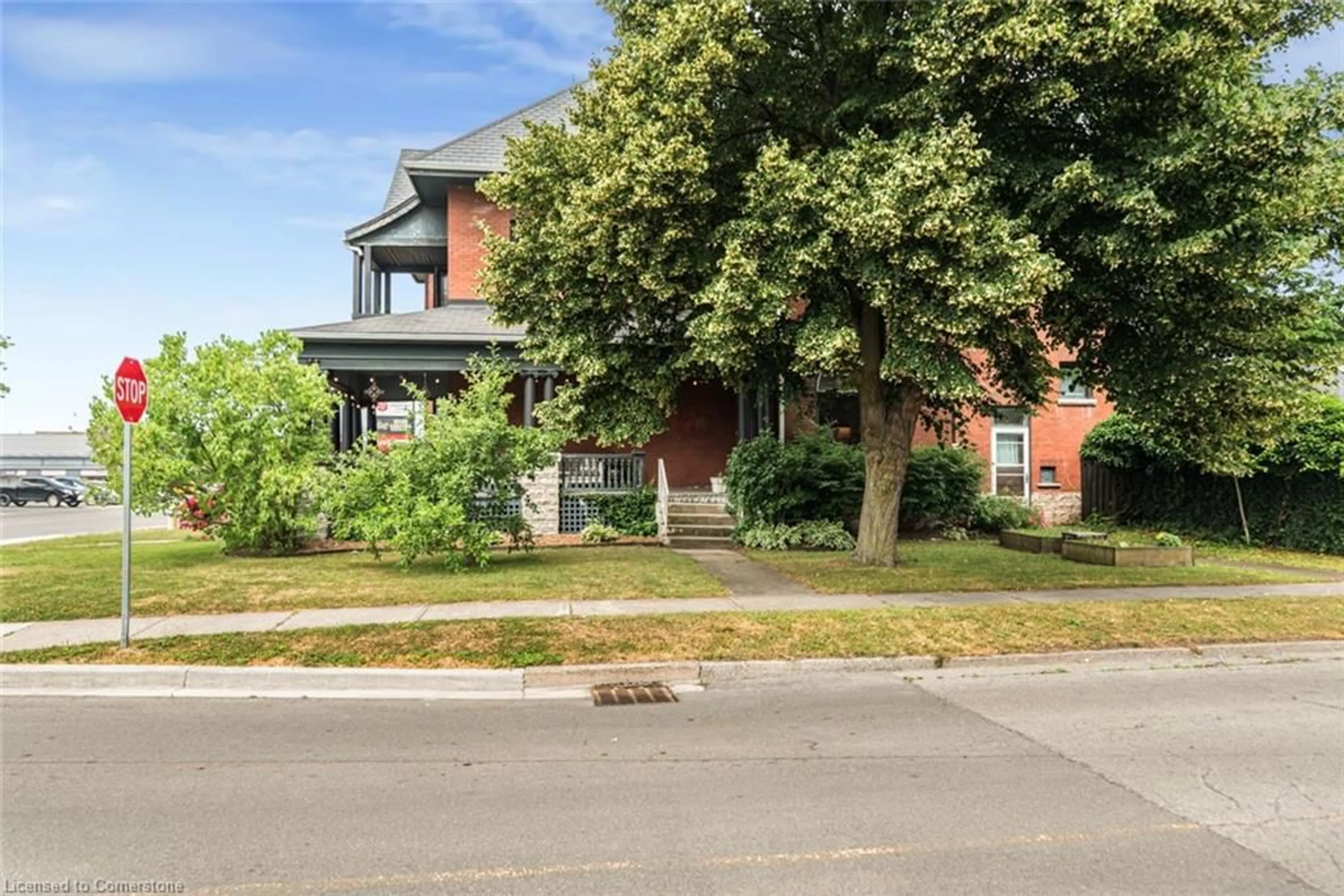 Home with brick exterior material, street for 225 Broad St, Dunnville Ontario N1A 1G1