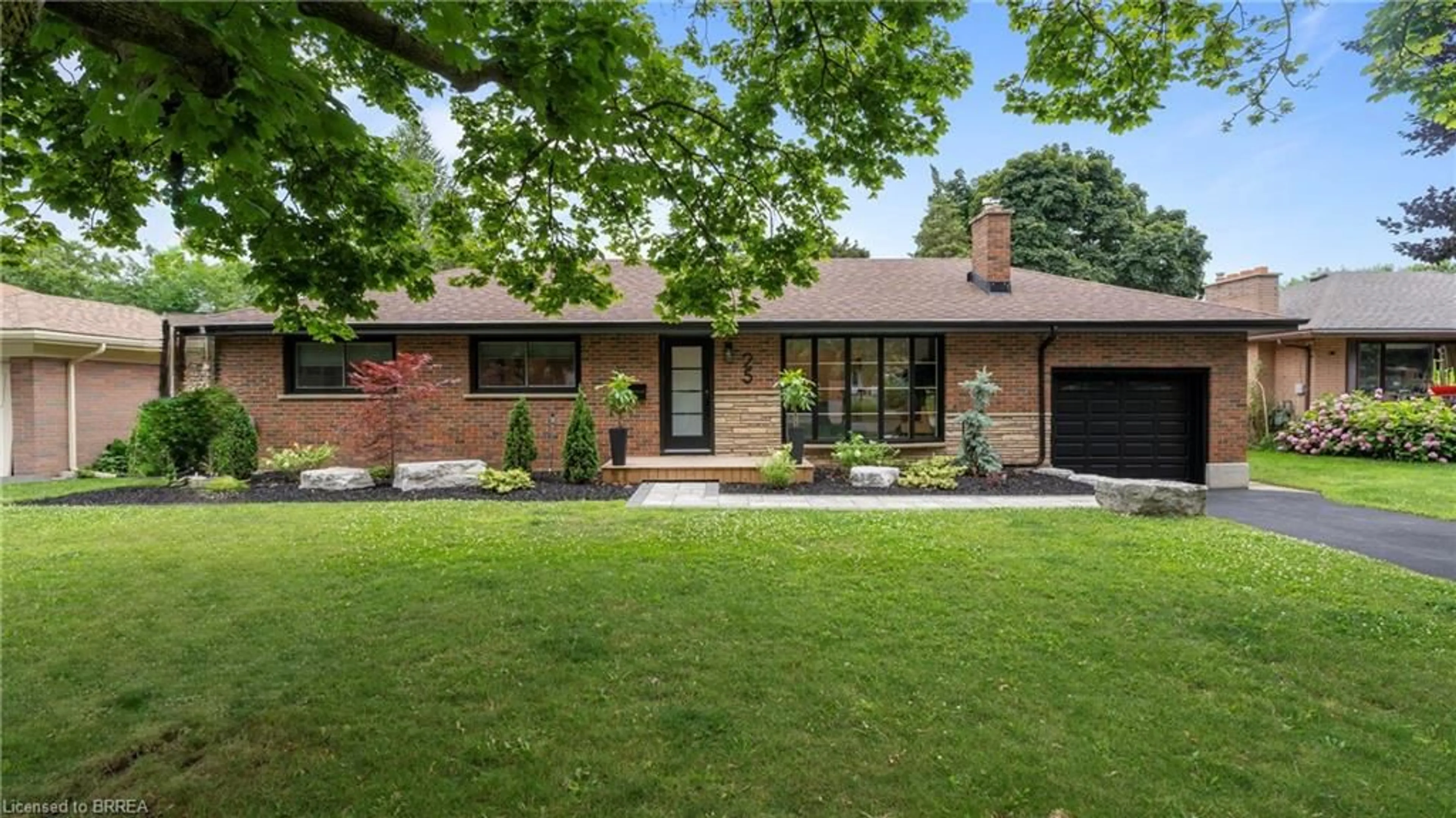 Home with brick exterior material, street for 25 Seneca Cres, Brantford Ontario N3R 1K3