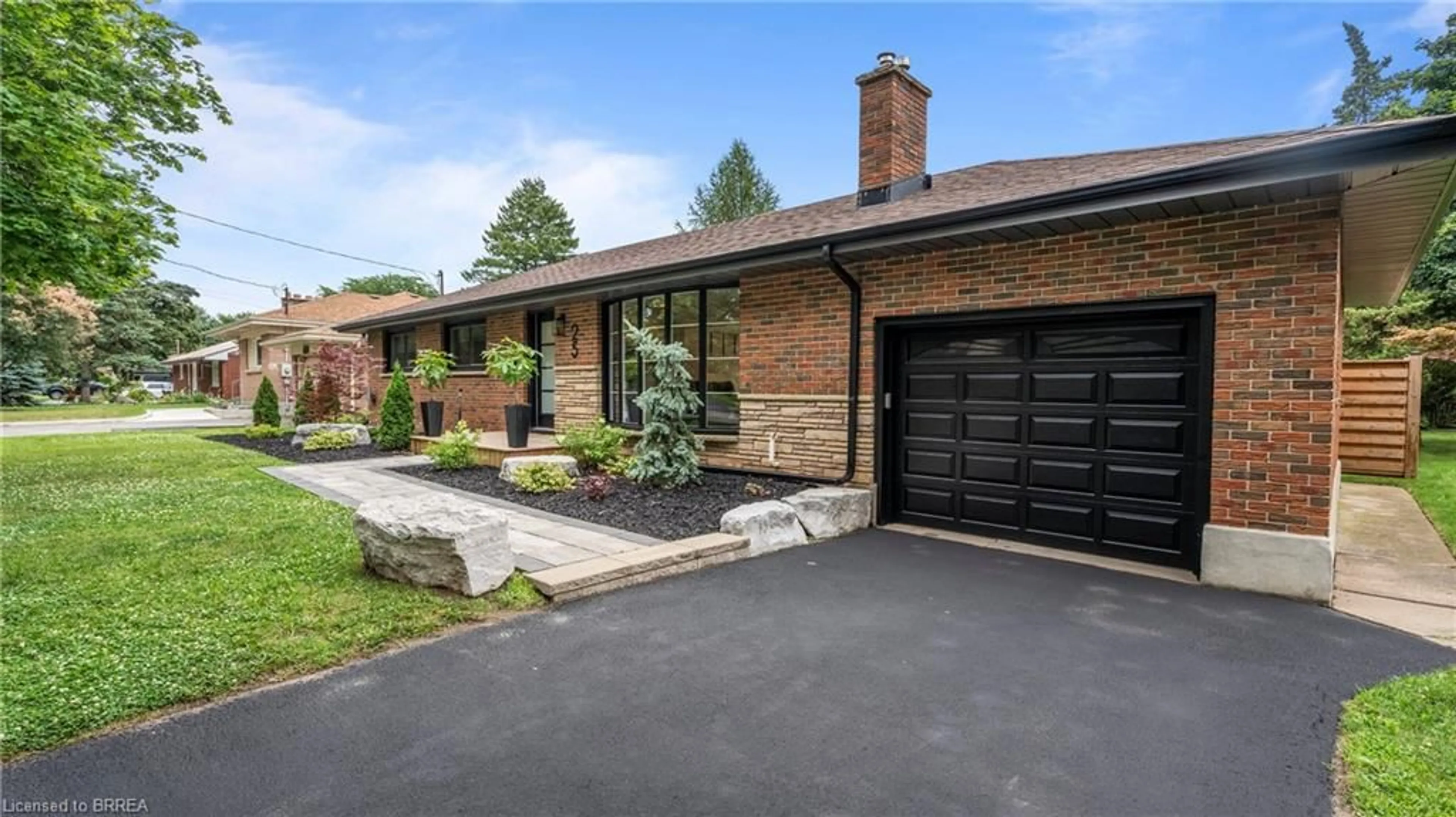Home with brick exterior material, street for 25 Seneca Cres, Brantford Ontario N3R 1K3