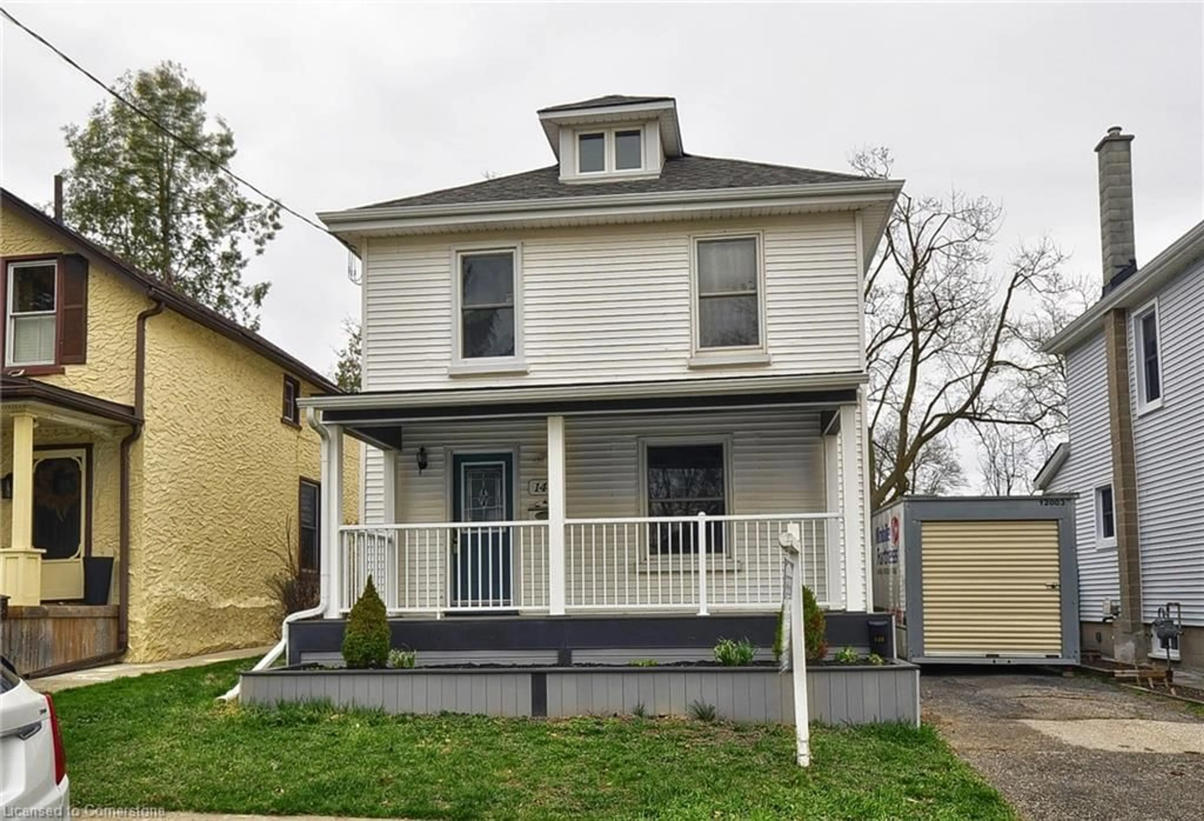 Home with vinyl exterior material, street for 140 Francis St, Cambridge Ontario N1S 2A3