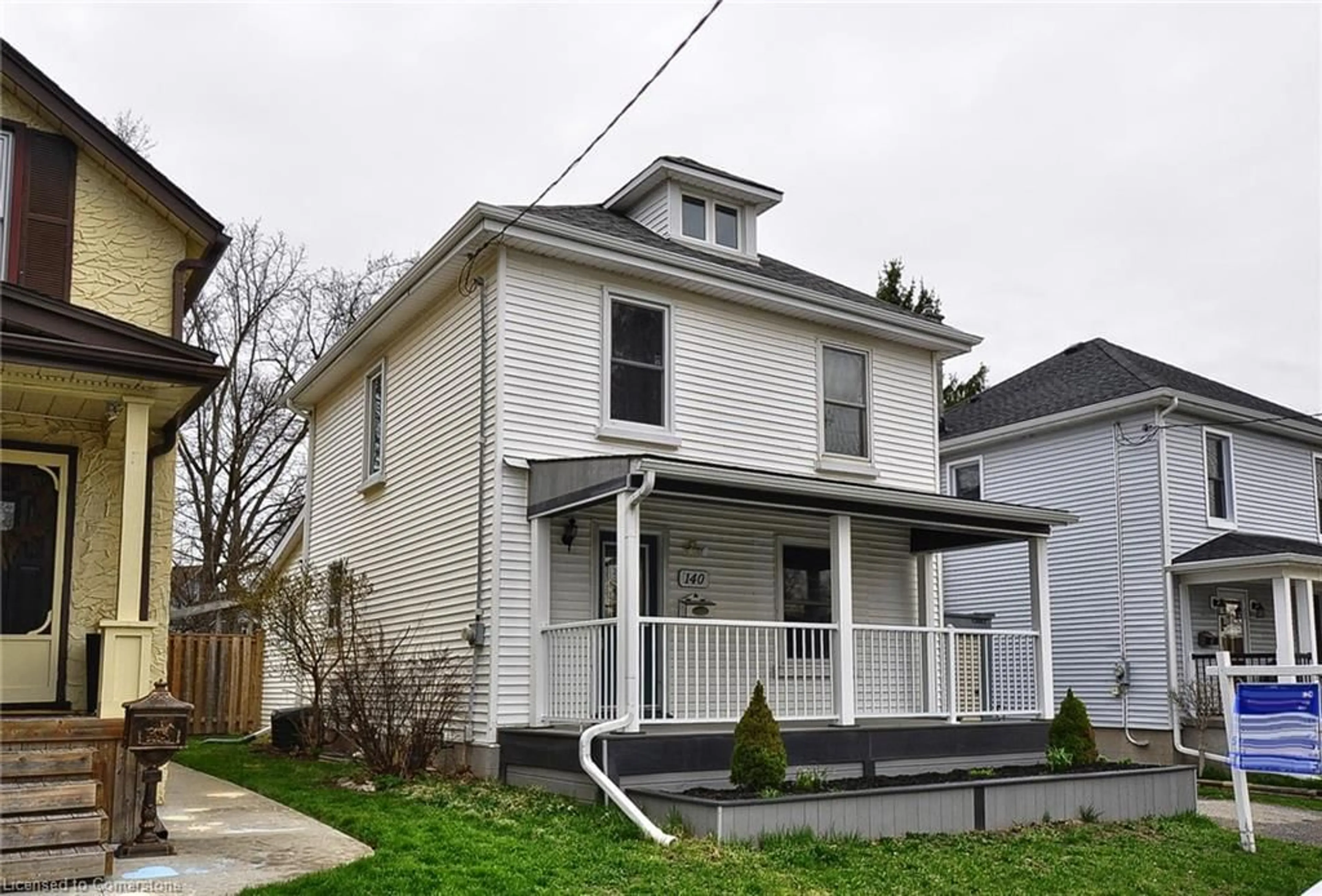 Home with vinyl exterior material, street for 140 Francis St, Cambridge Ontario N1S 2A3