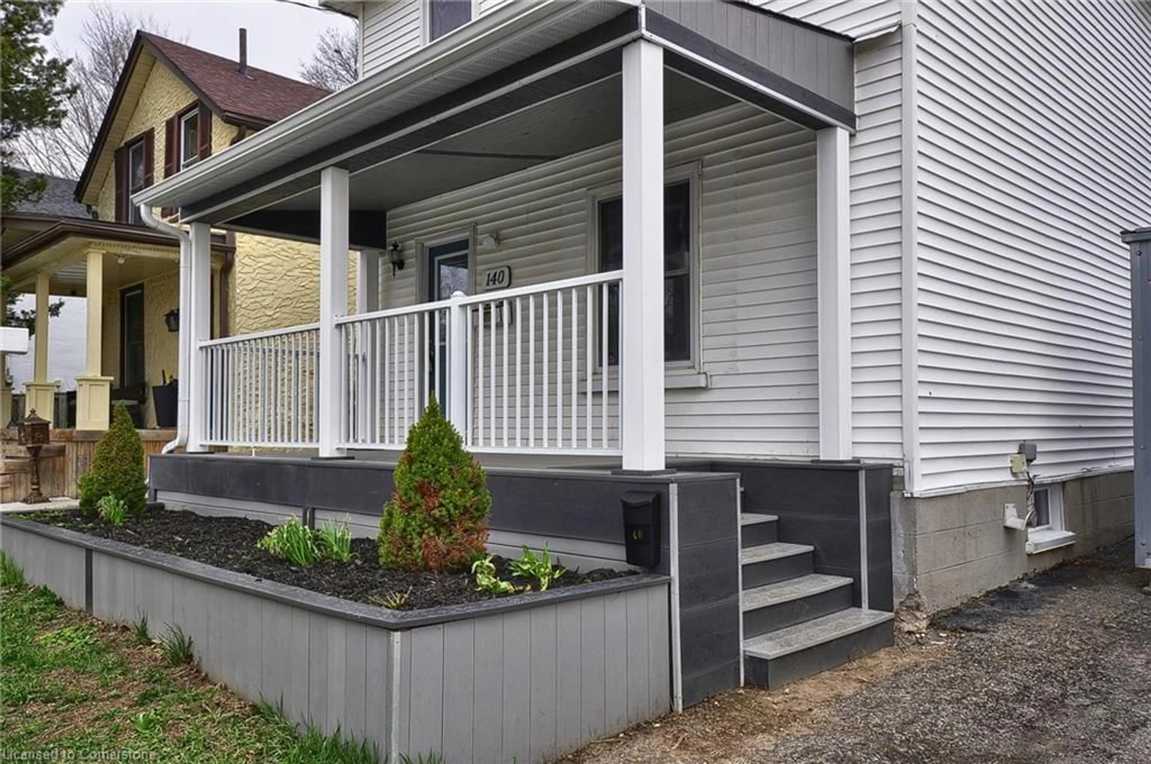 Home with vinyl exterior material, street for 140 Francis St, Cambridge Ontario N1S 2A3